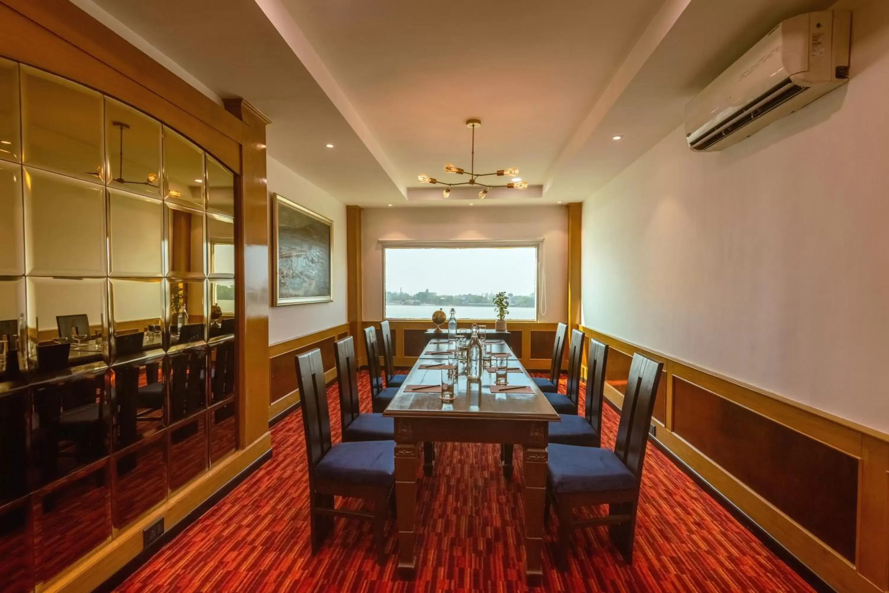 Meeting/conference room in Polo Floatel Kolkata