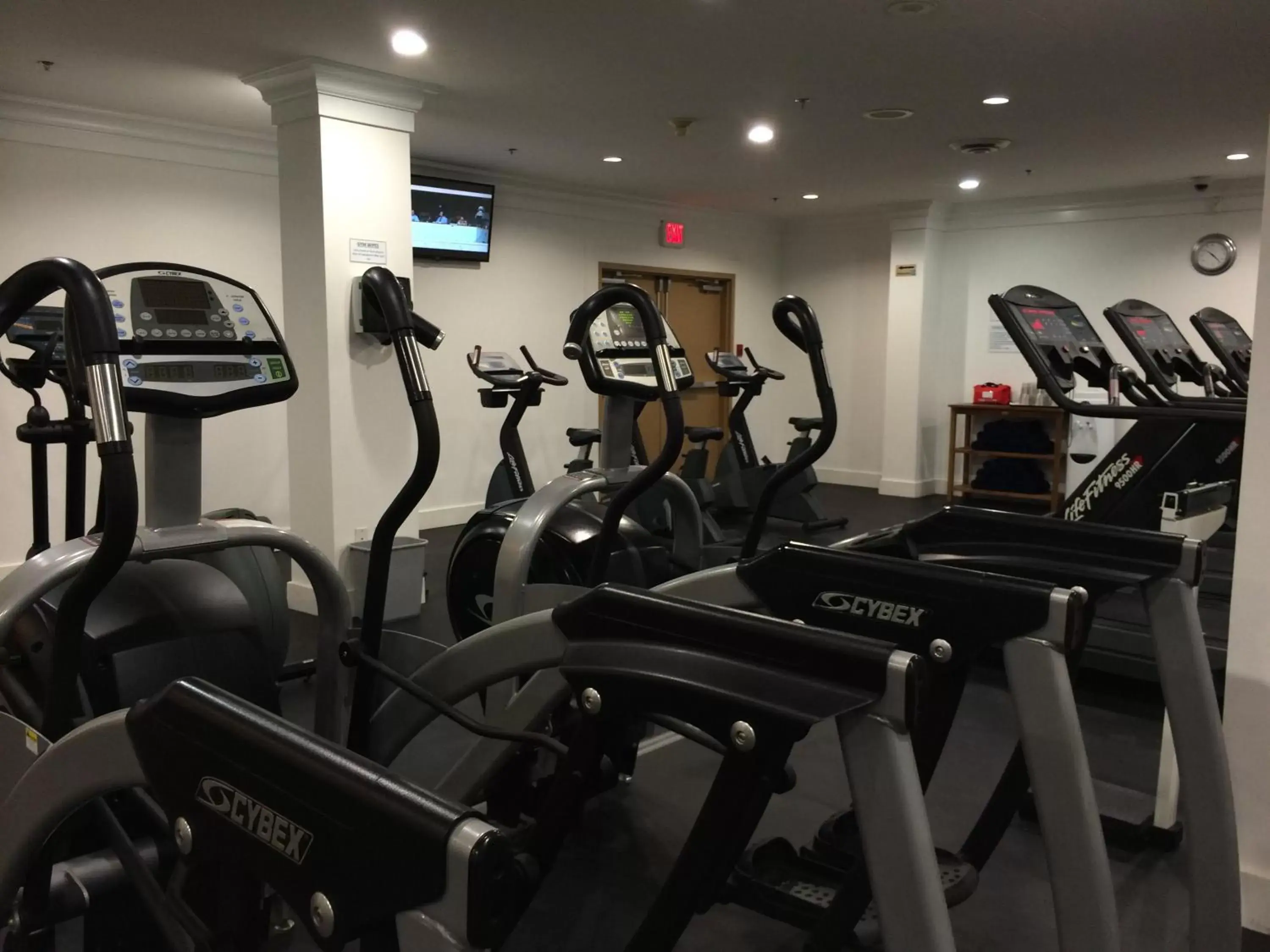 Fitness centre/facilities, Fitness Center/Facilities in Century Plaza Hotel