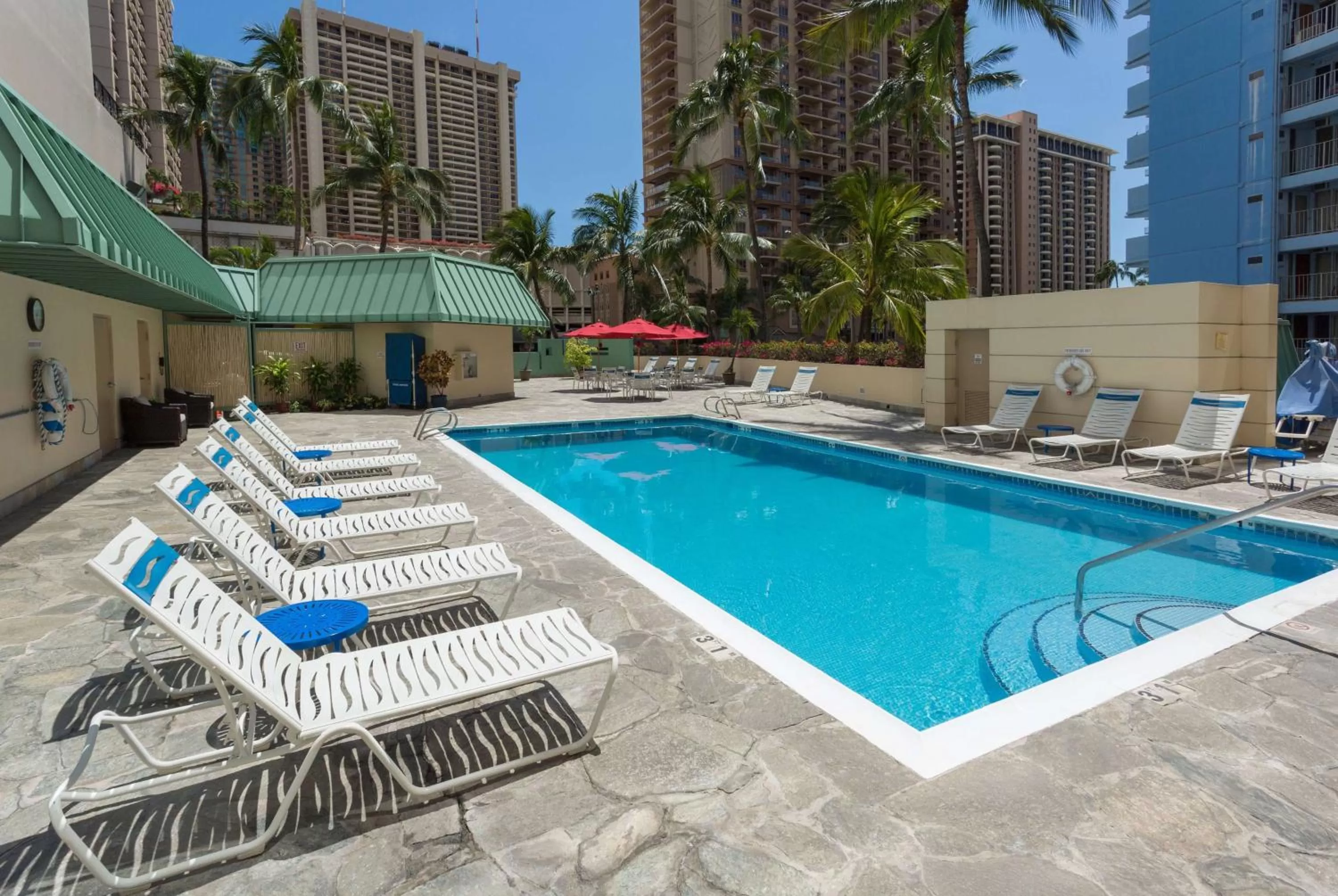 Pool view in Ramada Plaza by Wyndham Waikiki