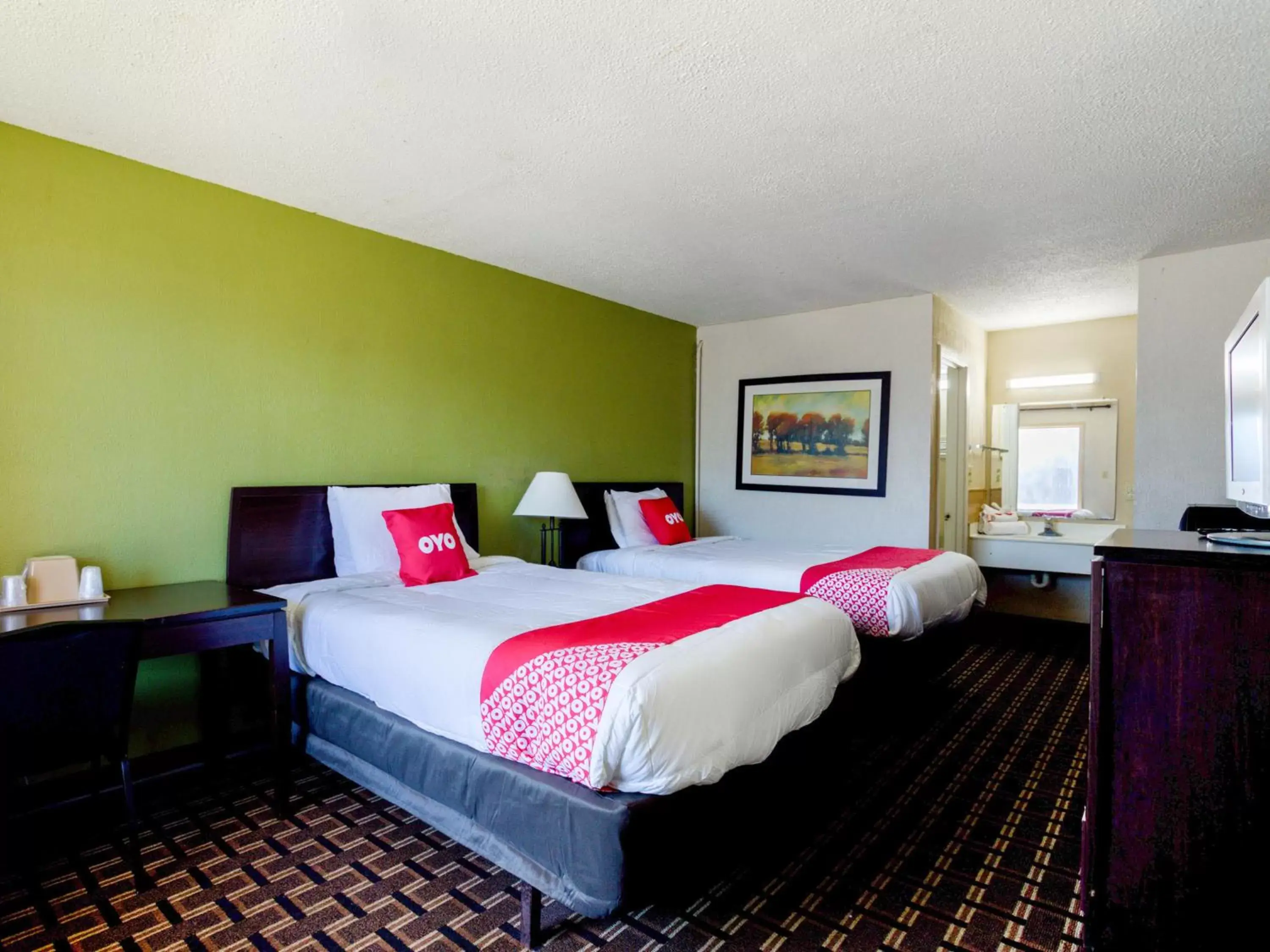 Bedroom, Bed in OYO Hotel Pensacola I-10 & Hwy 29