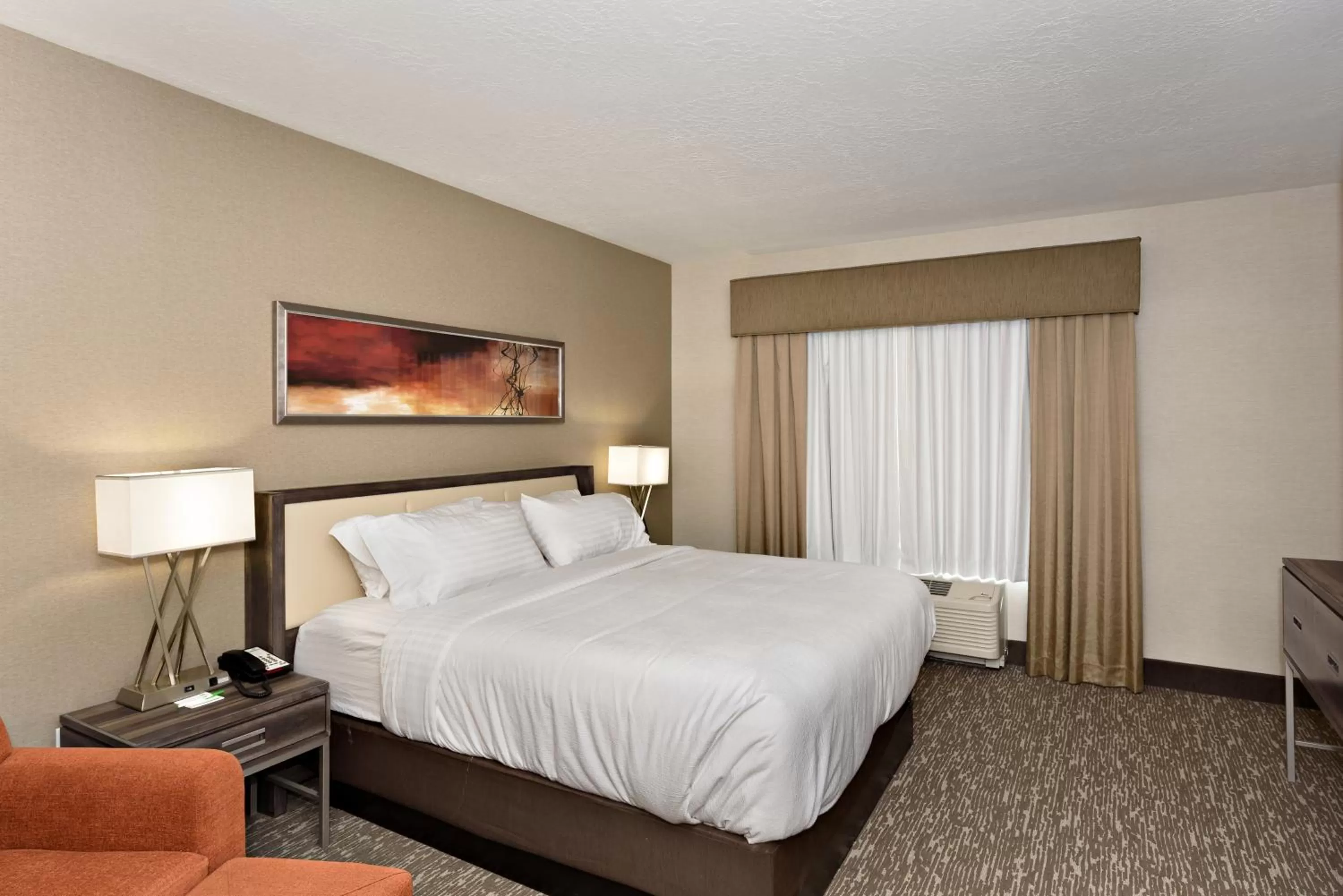 Photo of the whole room, Bed in Holiday Inn St. George Convention Center by IHG