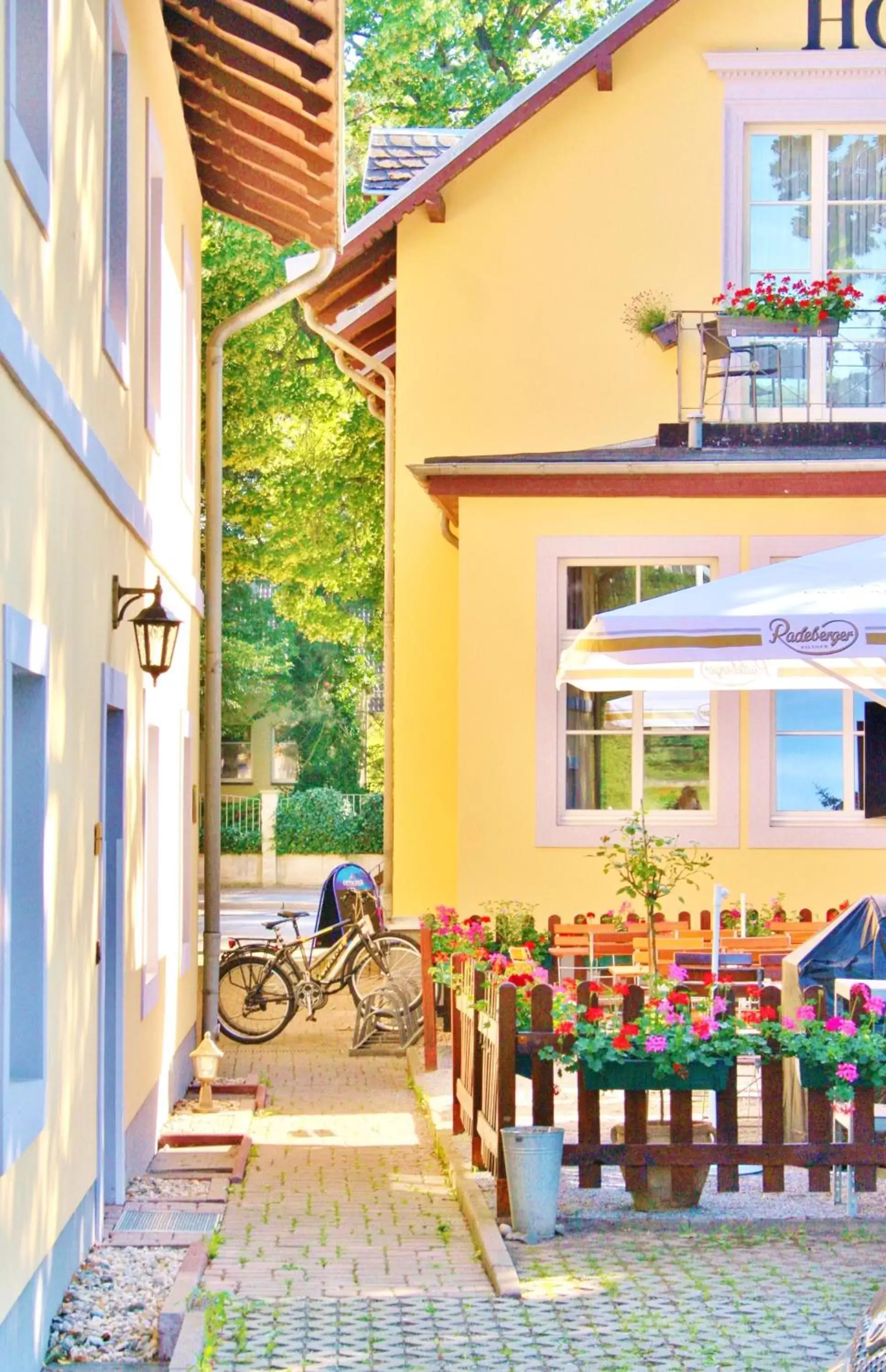 Property building, Restaurant/Places to Eat in Hotel Alttolkewitzer Hof
