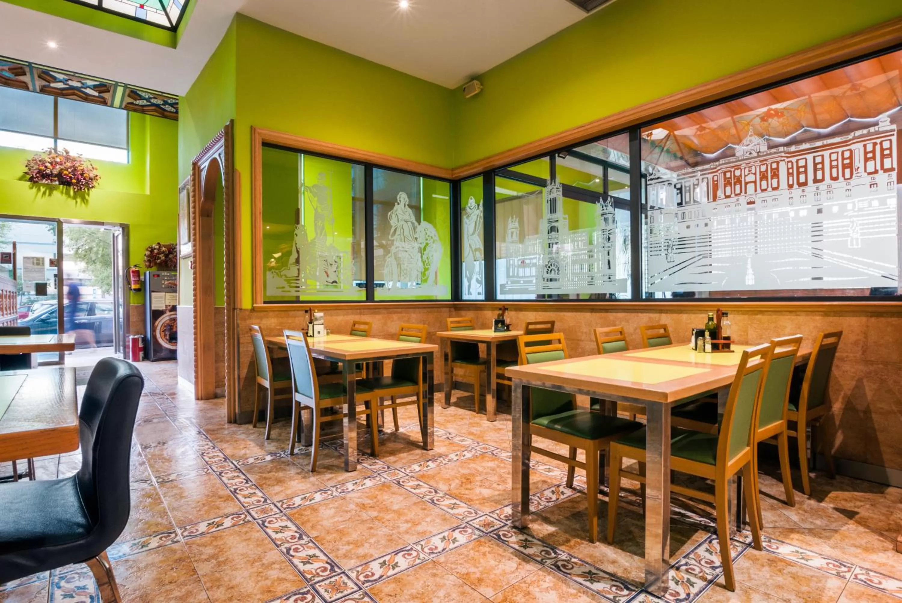 Restaurant/places to eat in Hotel Julia