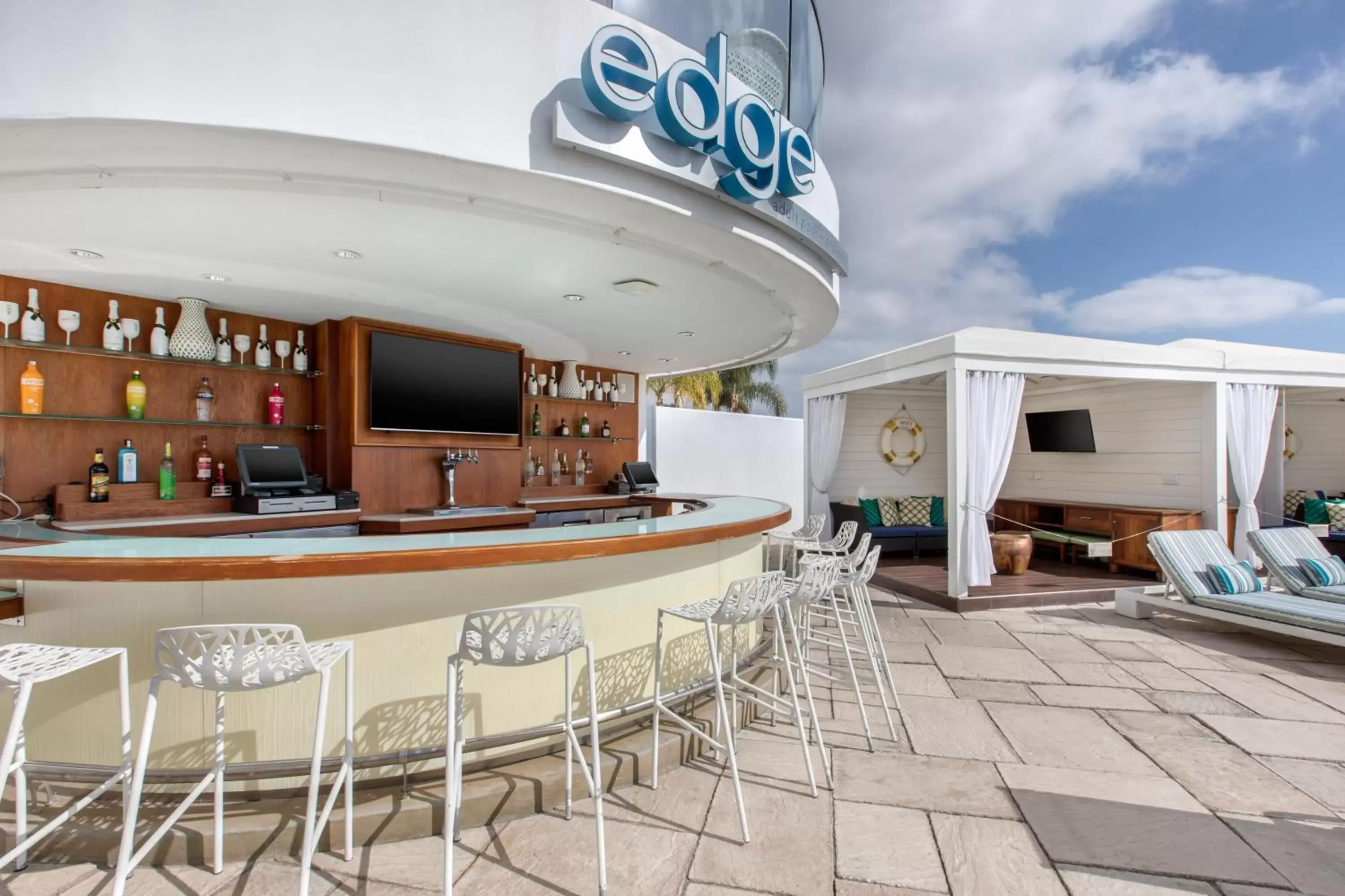 Lounge or bar, Lounge/Bar in Omni La Costa Resort & Spa Carlsbad