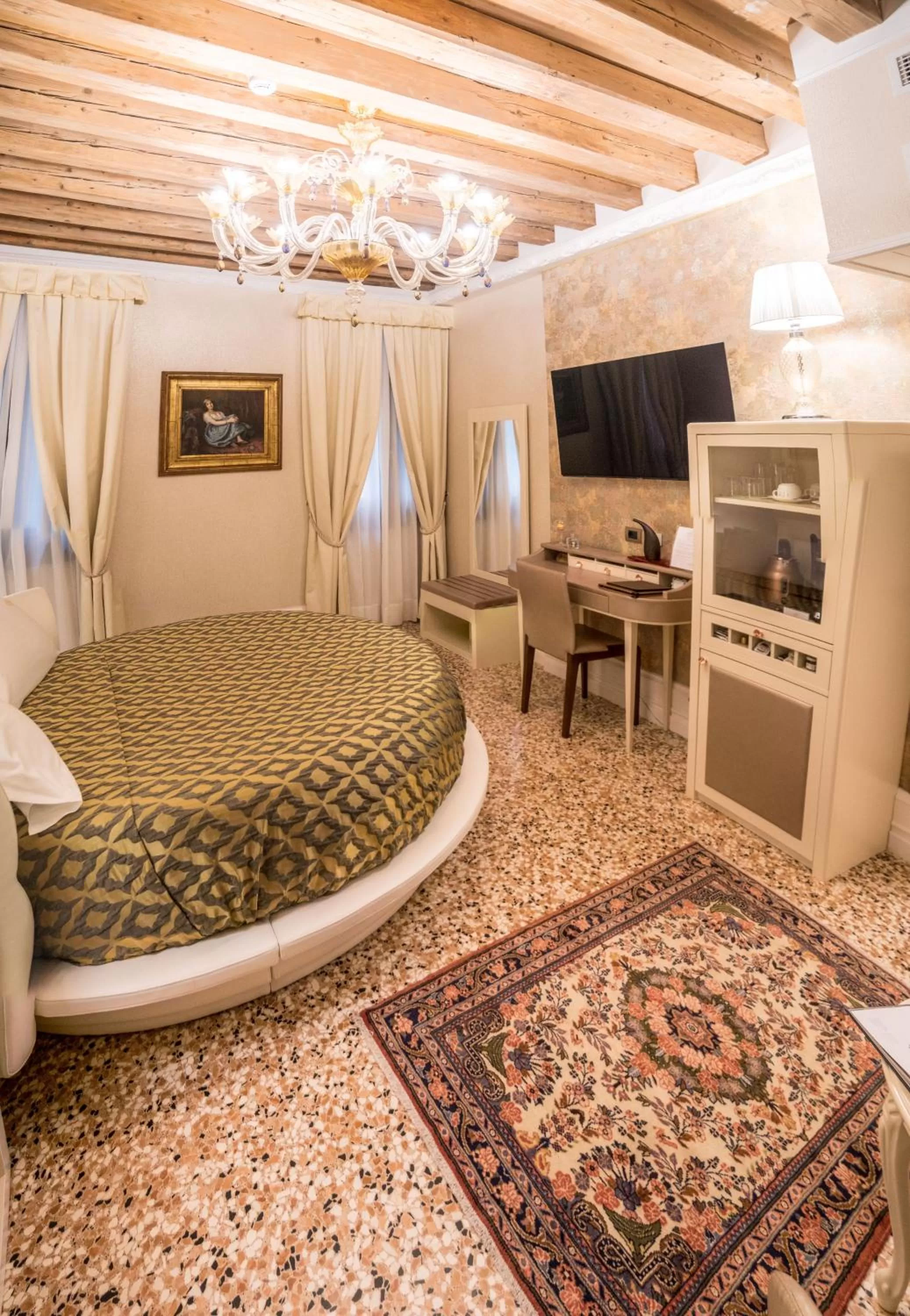 Bed in EGO' Boutique Hotel - The Silk Road