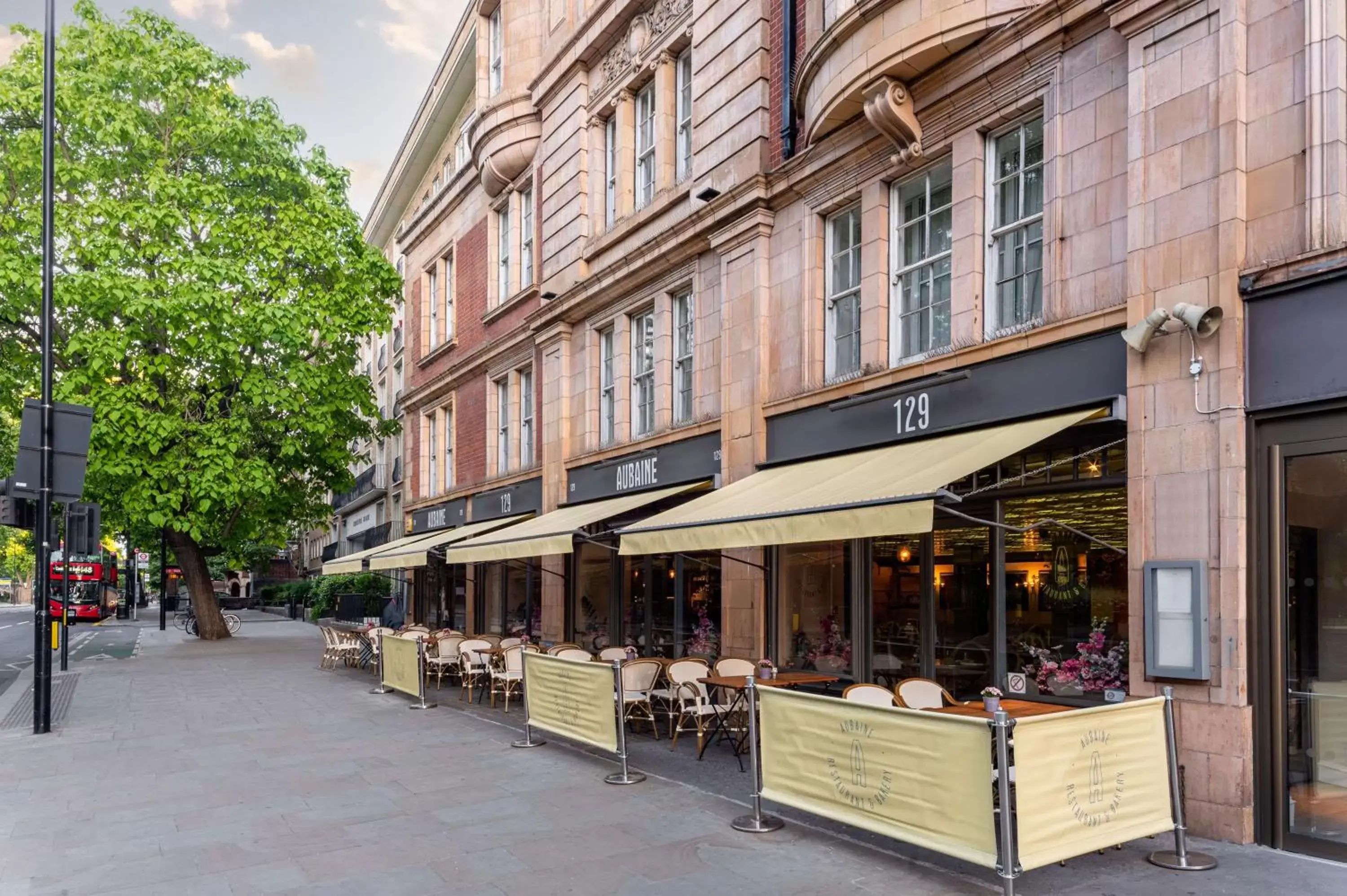 Restaurant/places to eat in Hilton London Hyde Park