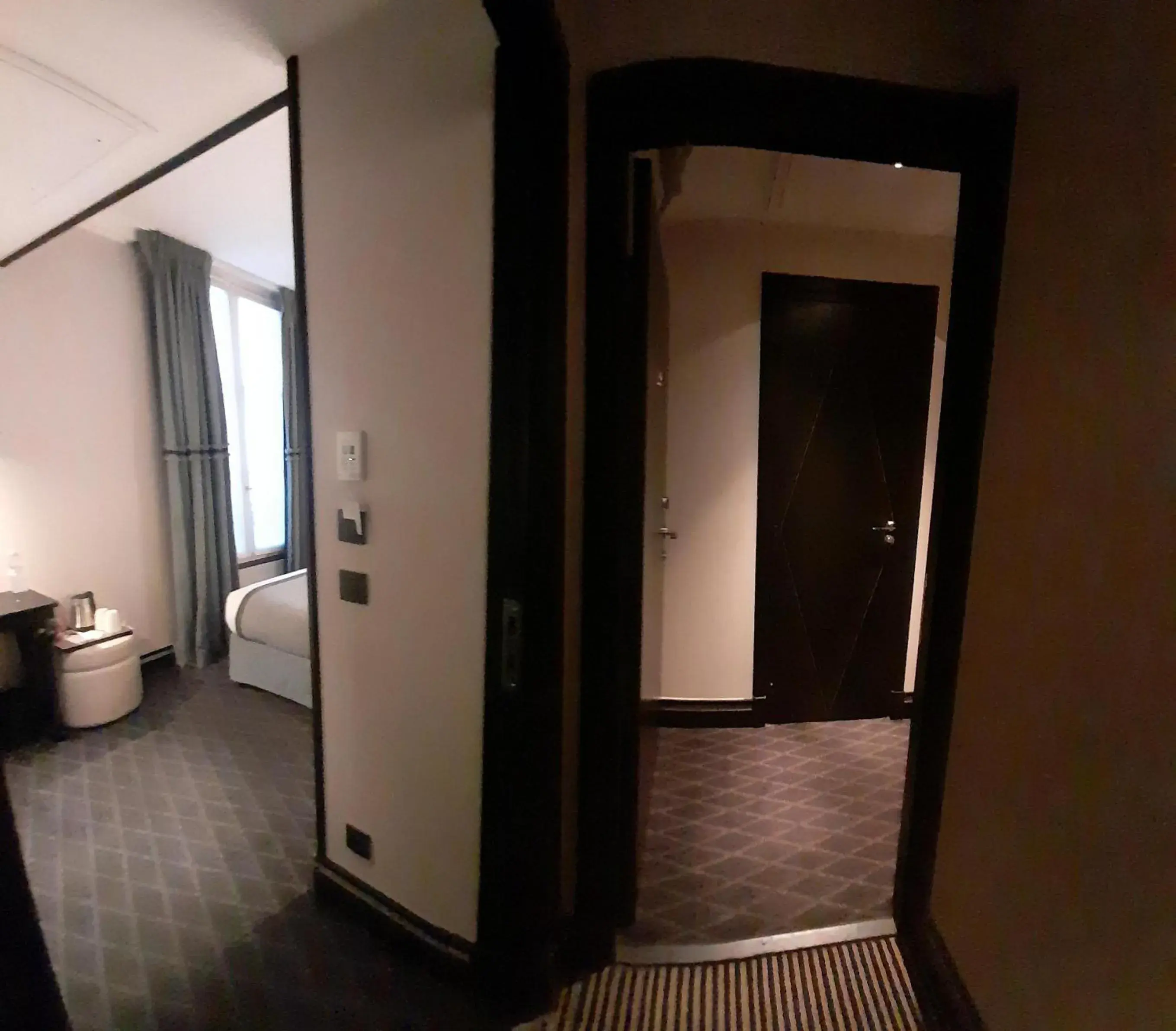 Bathroom in Mercure Paris Arc De Triomphe Wagram Hotel