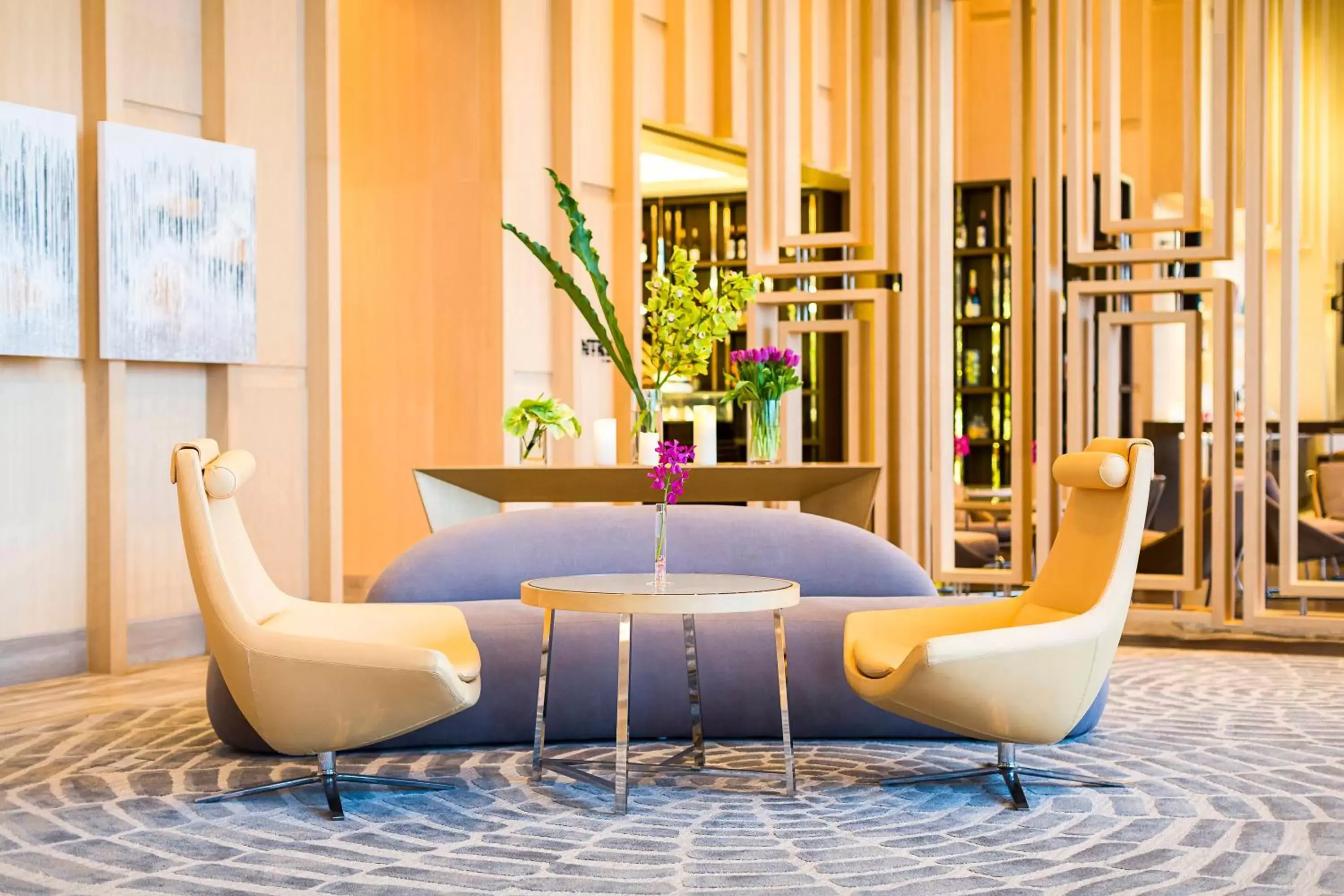 Lobby or reception, Lounge/Bar in Avani Plus Riverside Bangkok Hotel
