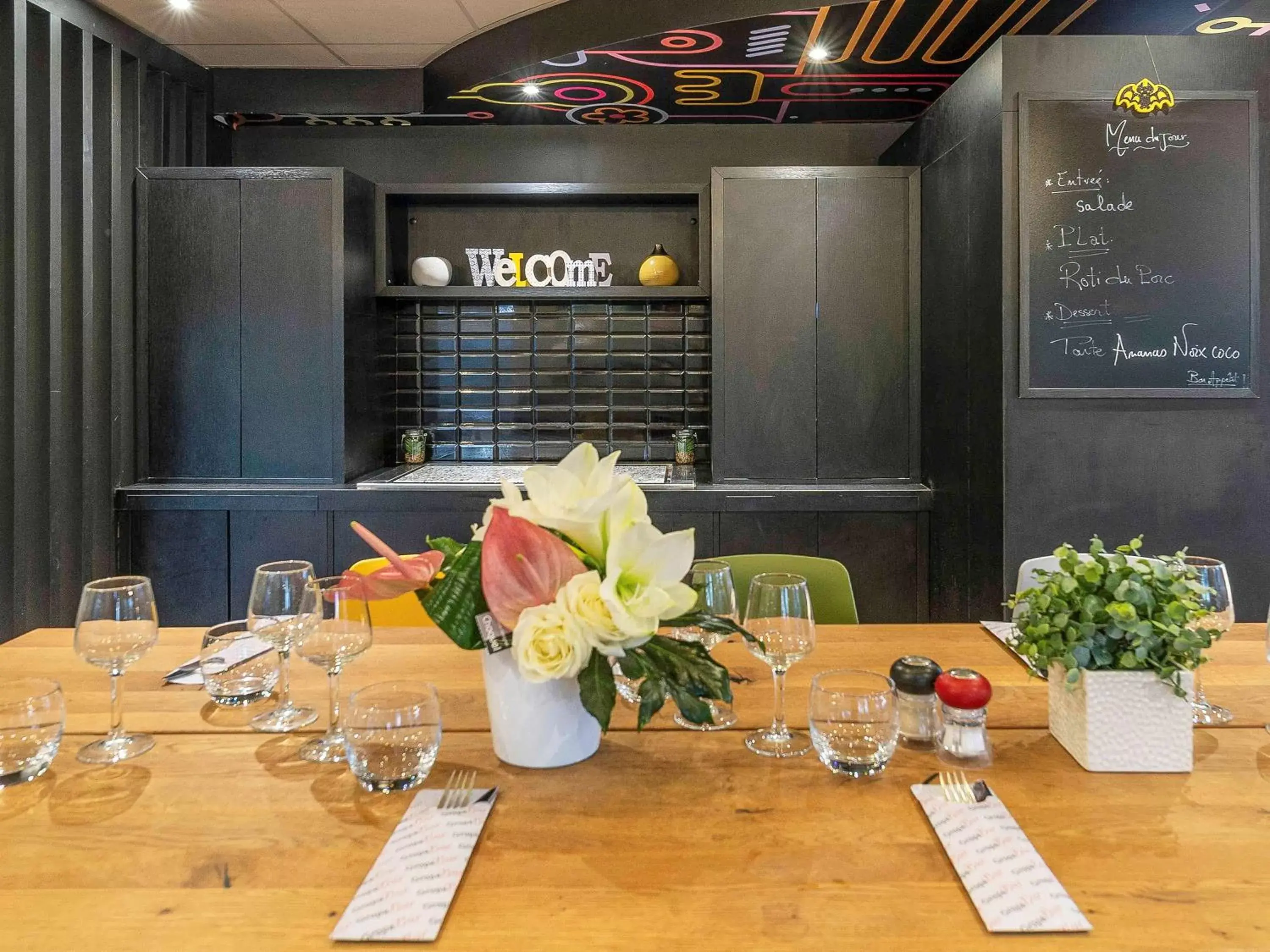 Restaurant/Places to Eat in ibis Lille Villeneuve-d'Ascq Grand Stade