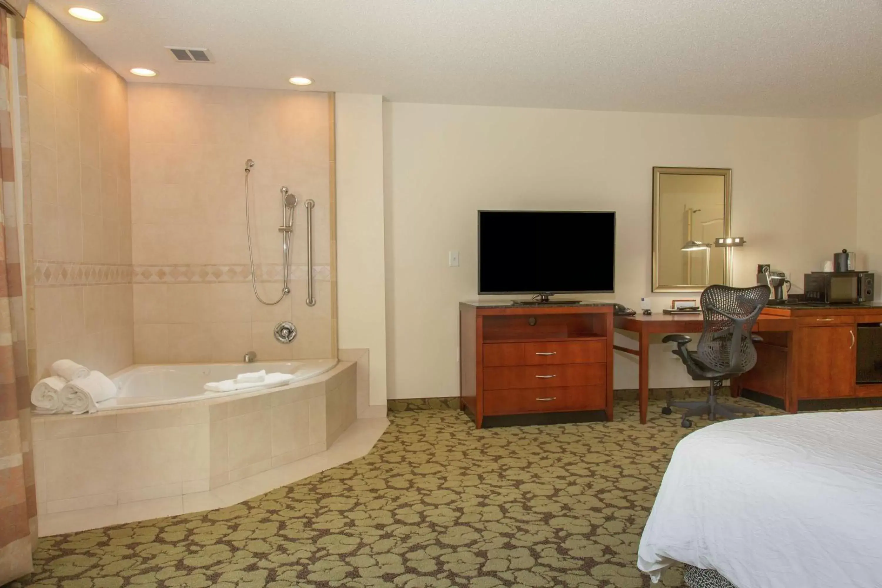 Bedroom in Hilton Garden Inn Myrtle Beach/Coastal Grand Mall