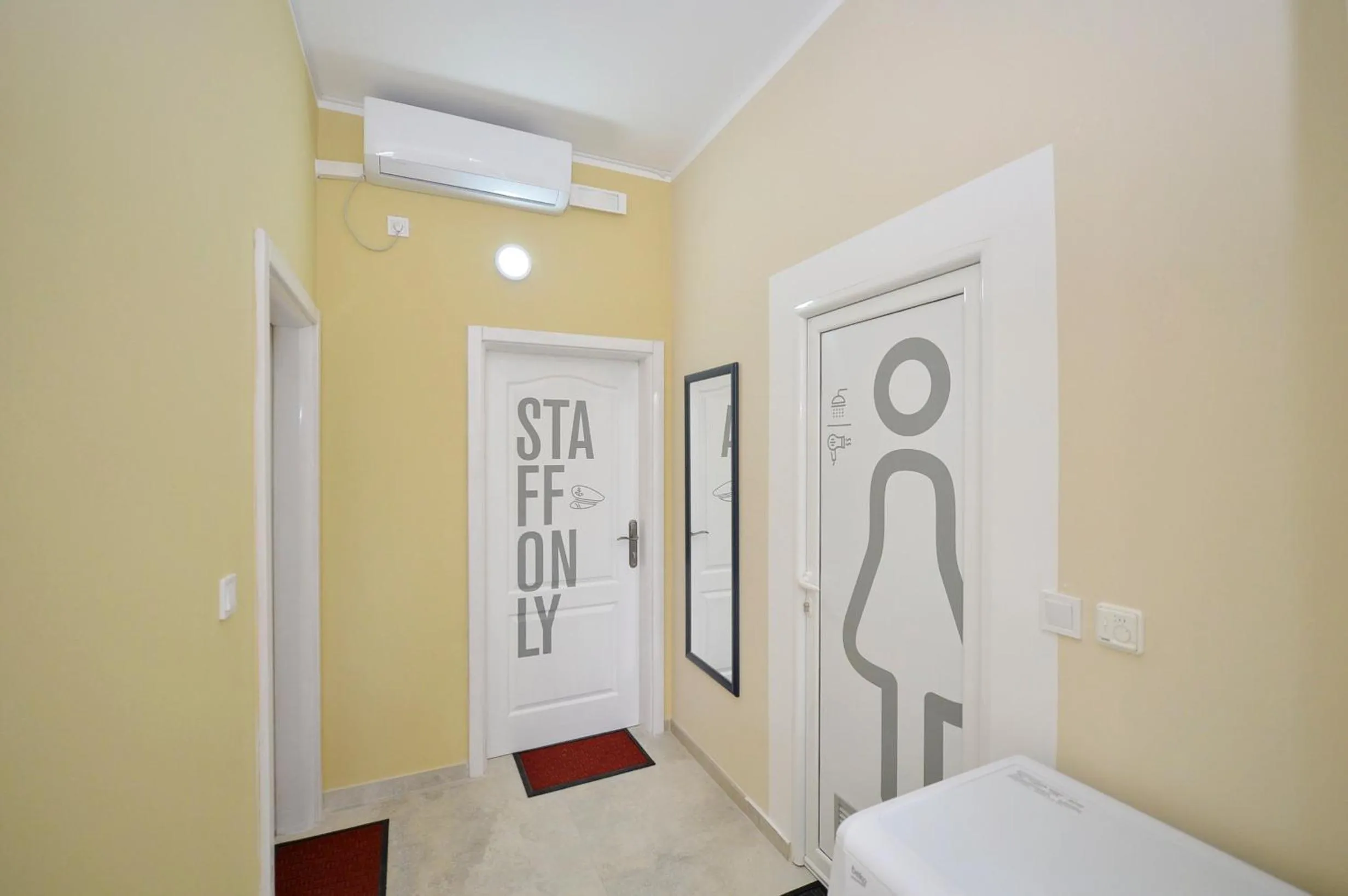 Lobby or reception, Bed in Hostel Pupa