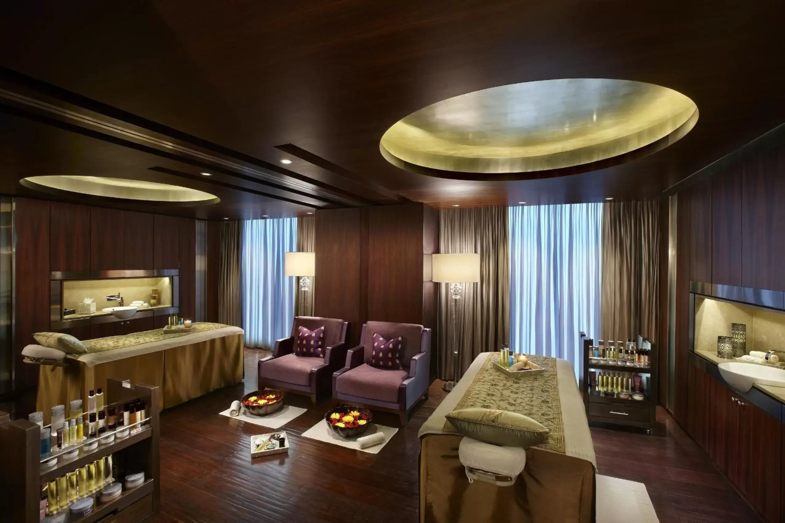 Massage, Seating Area in The Leela Palace New Delhi