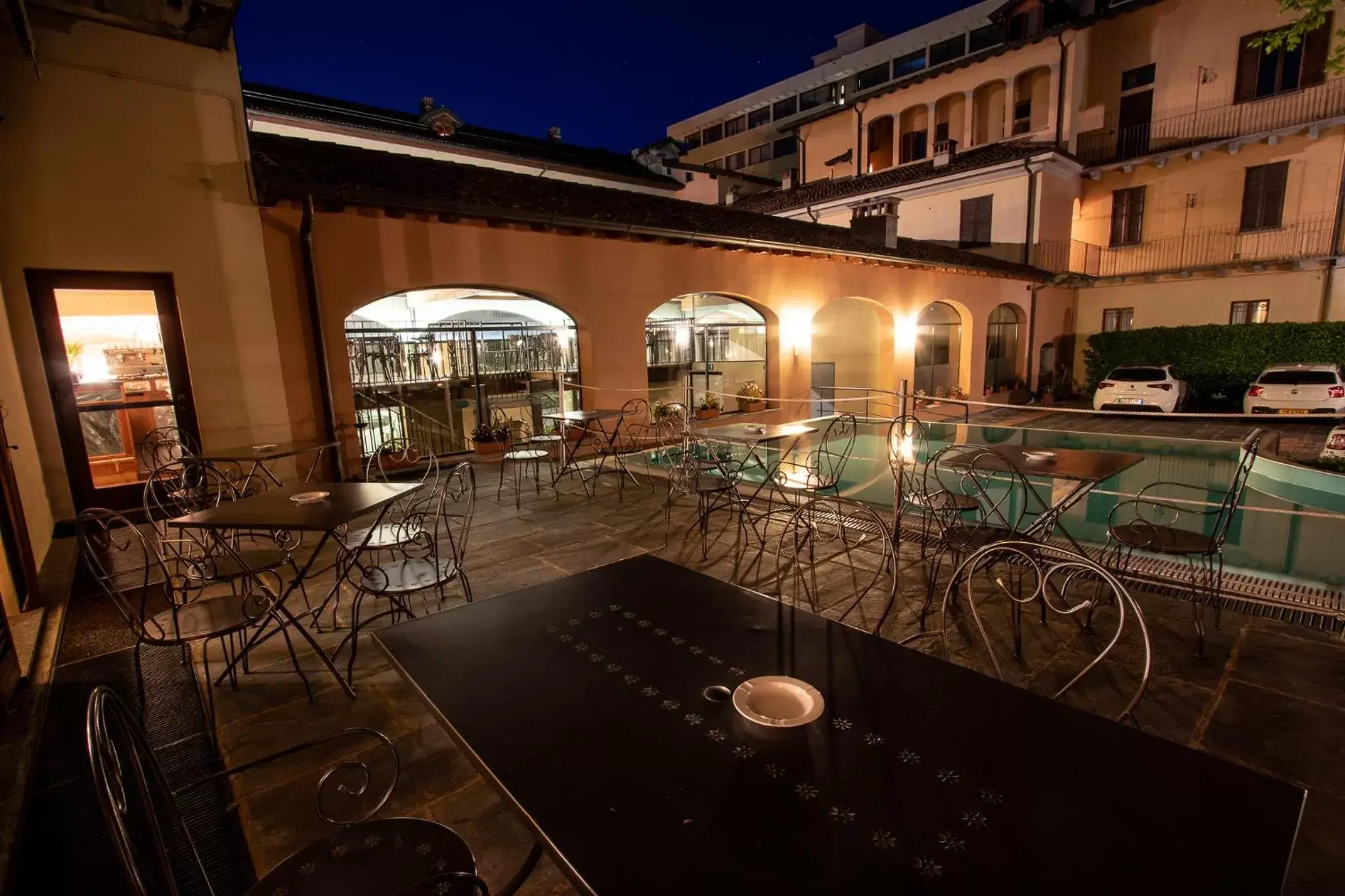 Patio, Restaurant/Places to Eat in Albergo Le Due Corti