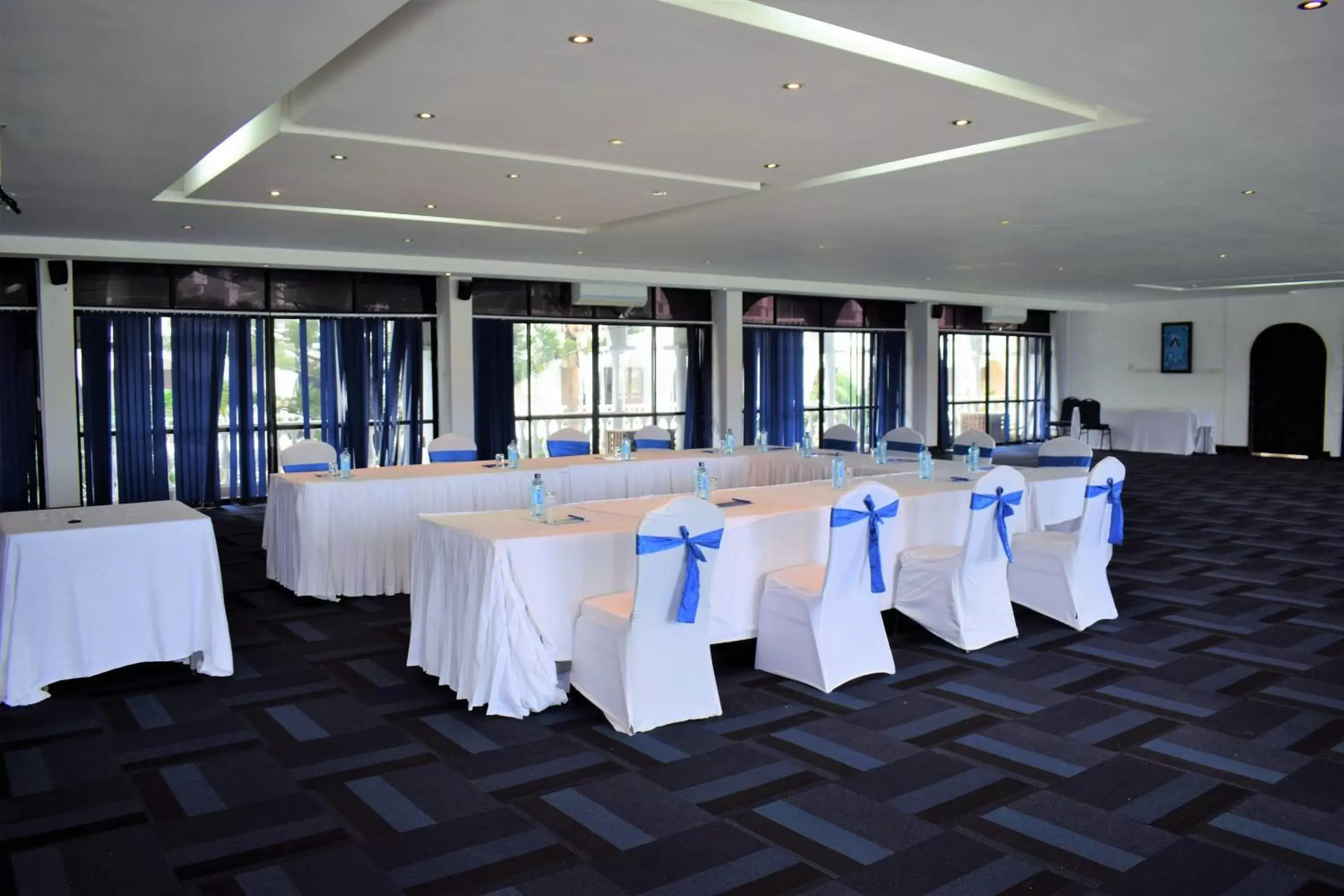 Meeting/conference room in CityBlue Creekside Hotel & Suites