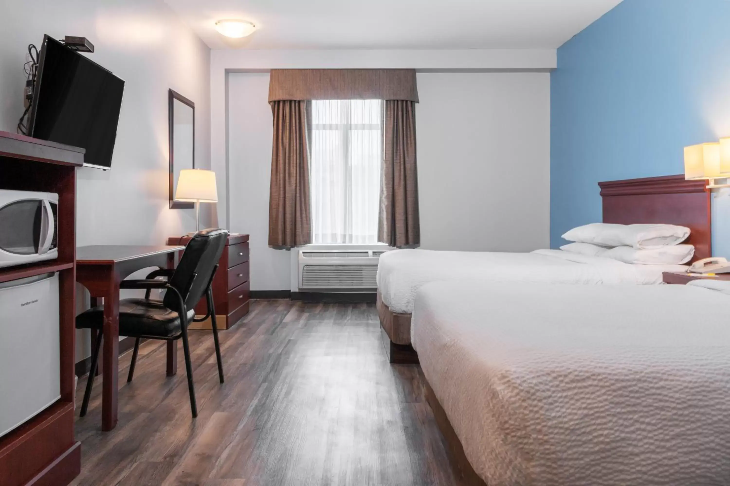 Premier Inn & Suites - Downtown Hamilton