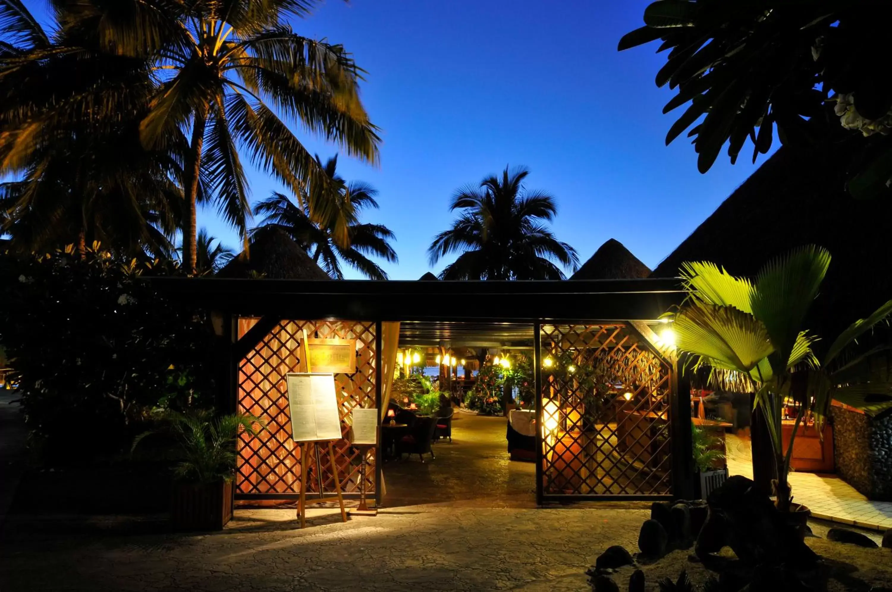 Restaurant/places to eat in InterContinental Tahiti Resort & Spa by IHG Restaurant/places to eat in InterContinental Tahiti Resort & Spa by IHG