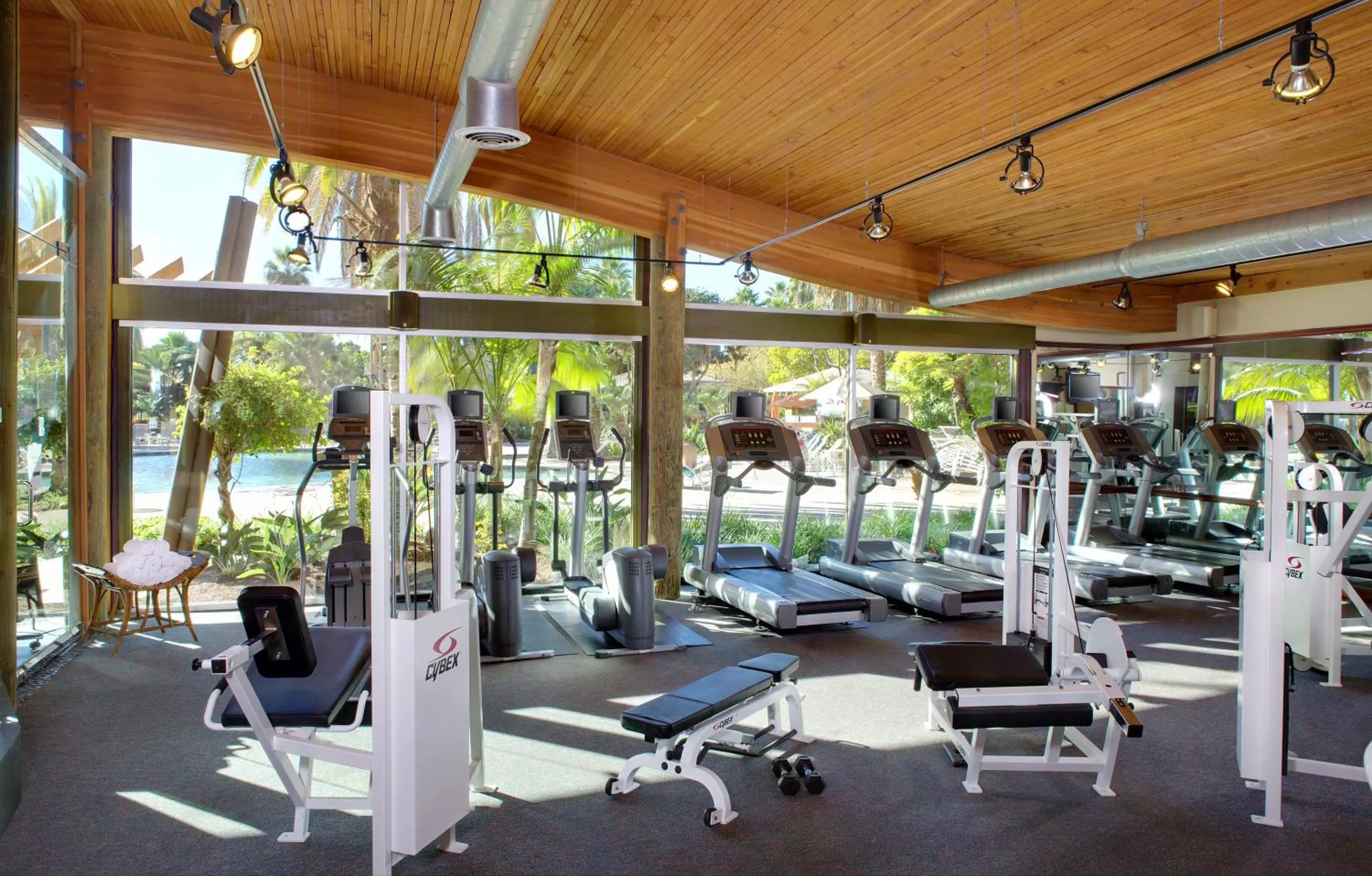 Fitness centre/facilities in Paradise Point Resort & Spa
