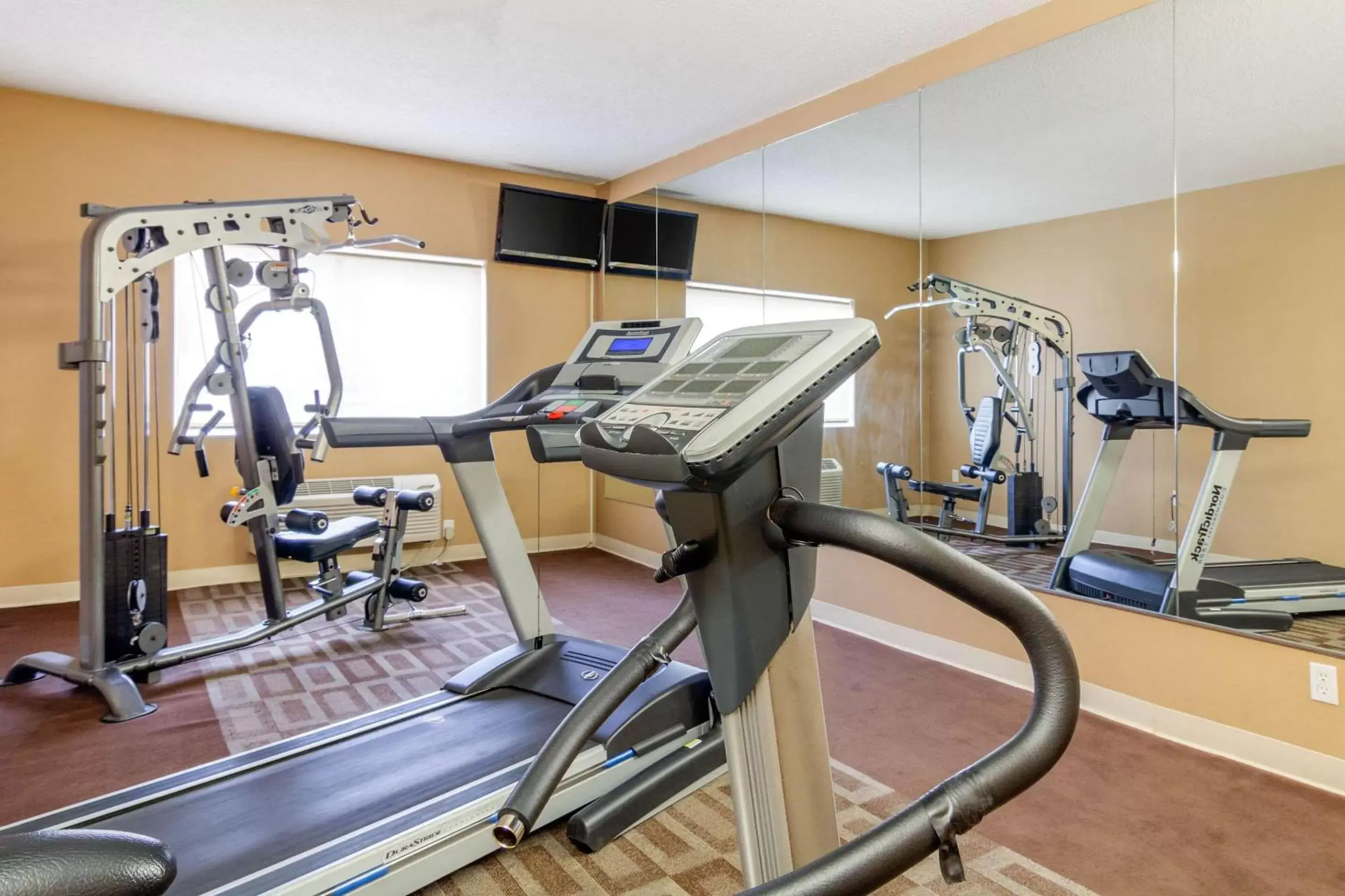 Fitness centre/facilities, Fitness Center/Facilities in Quality Inn & Suites Lakewood - Denver Southwest