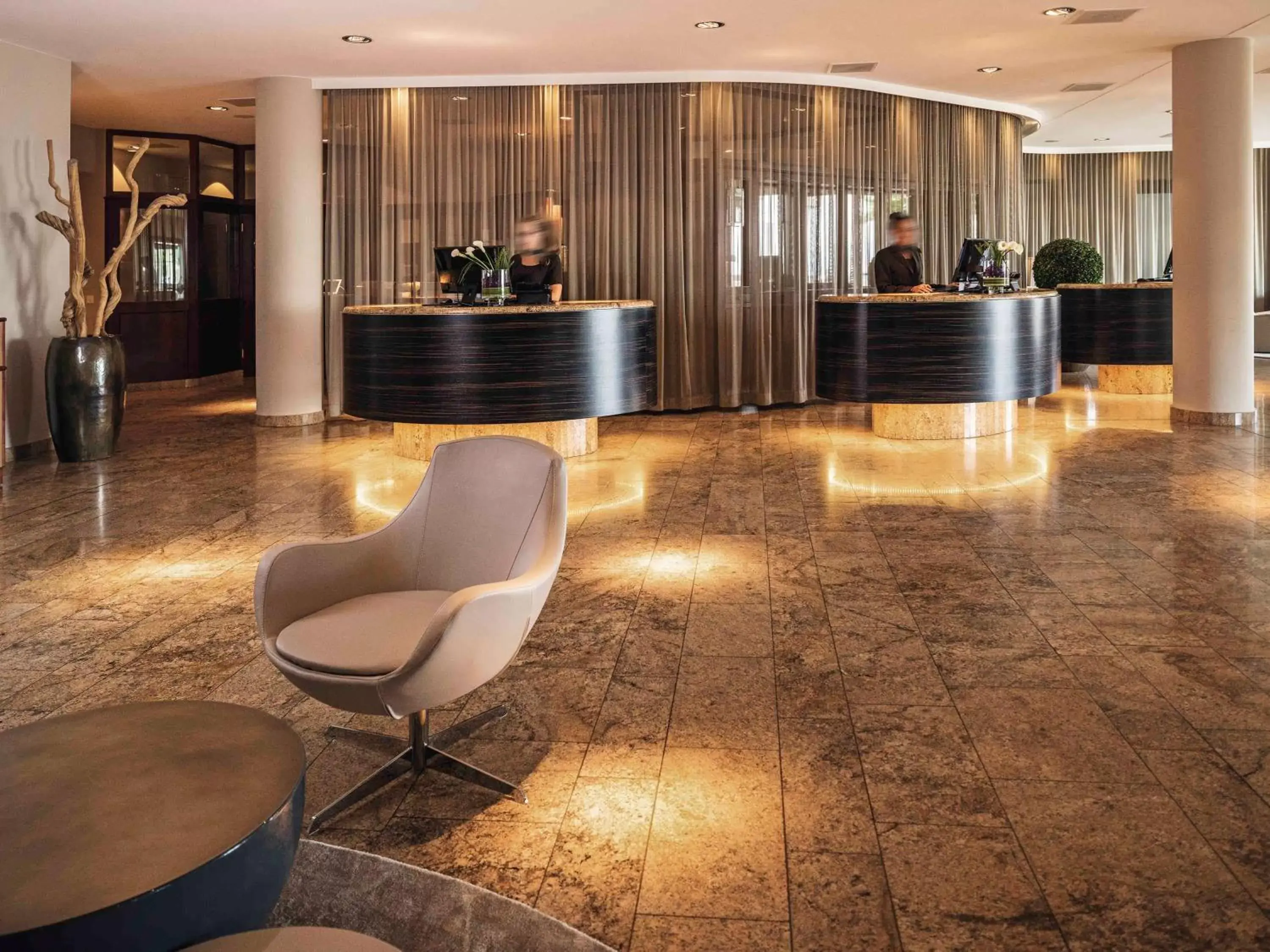 Property building, Lobby/Reception in Mövenpick Hotel Lausanne