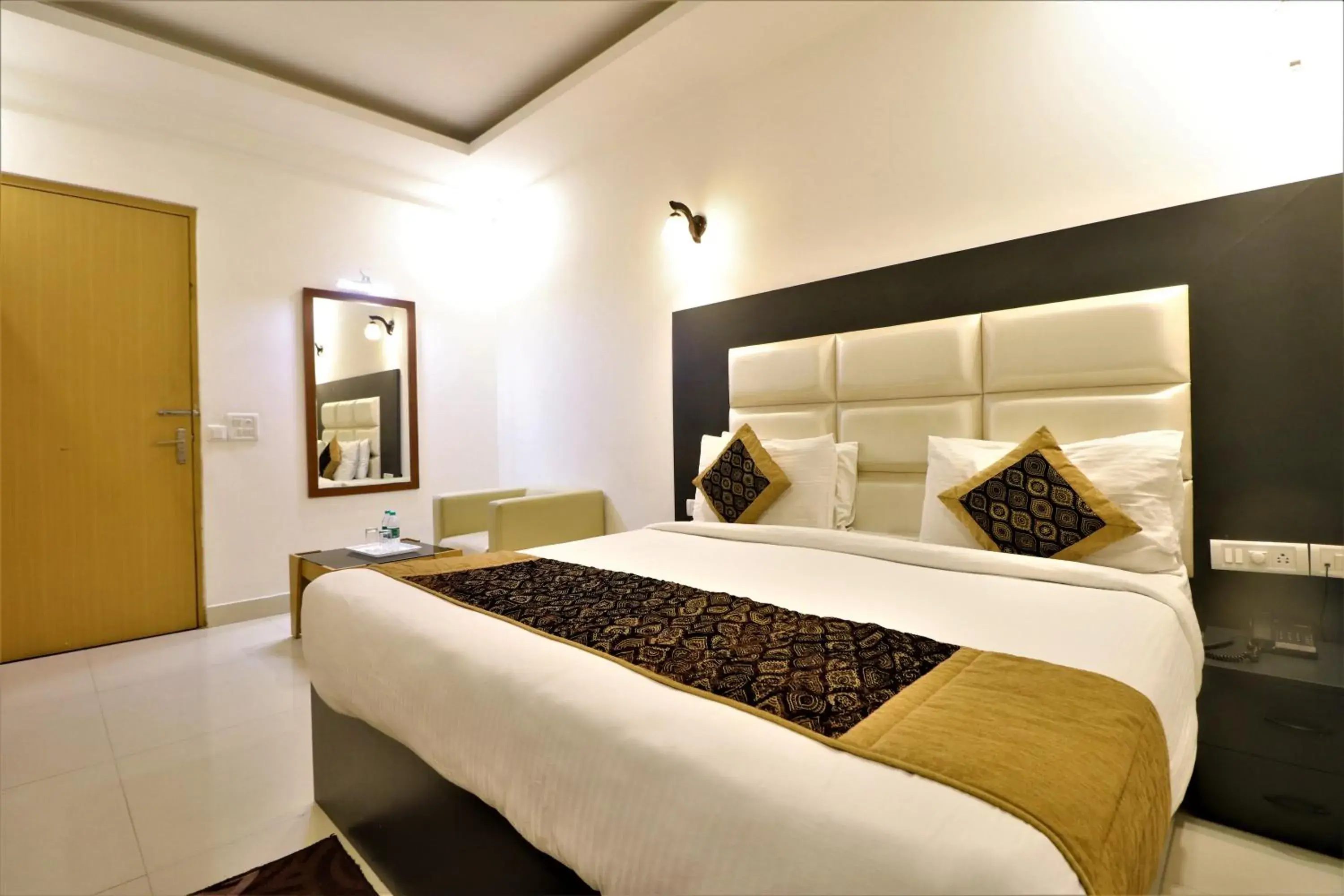 Bedroom, Bed in Hotel Aeropath Near IGI Airport Delhi