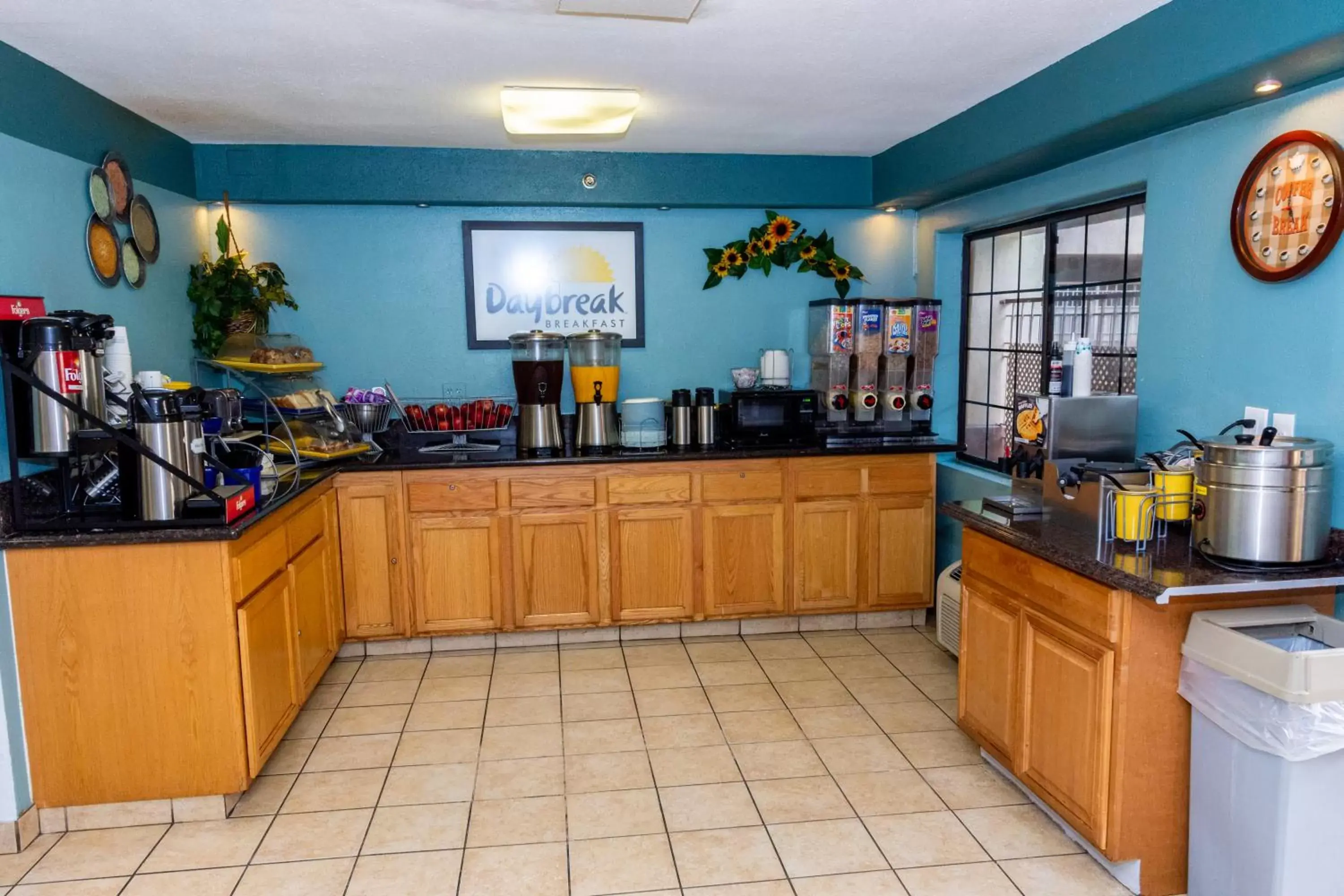 Food and drinks, Restaurant/Places to Eat in Days Inn & Suites by Wyndham Artesia