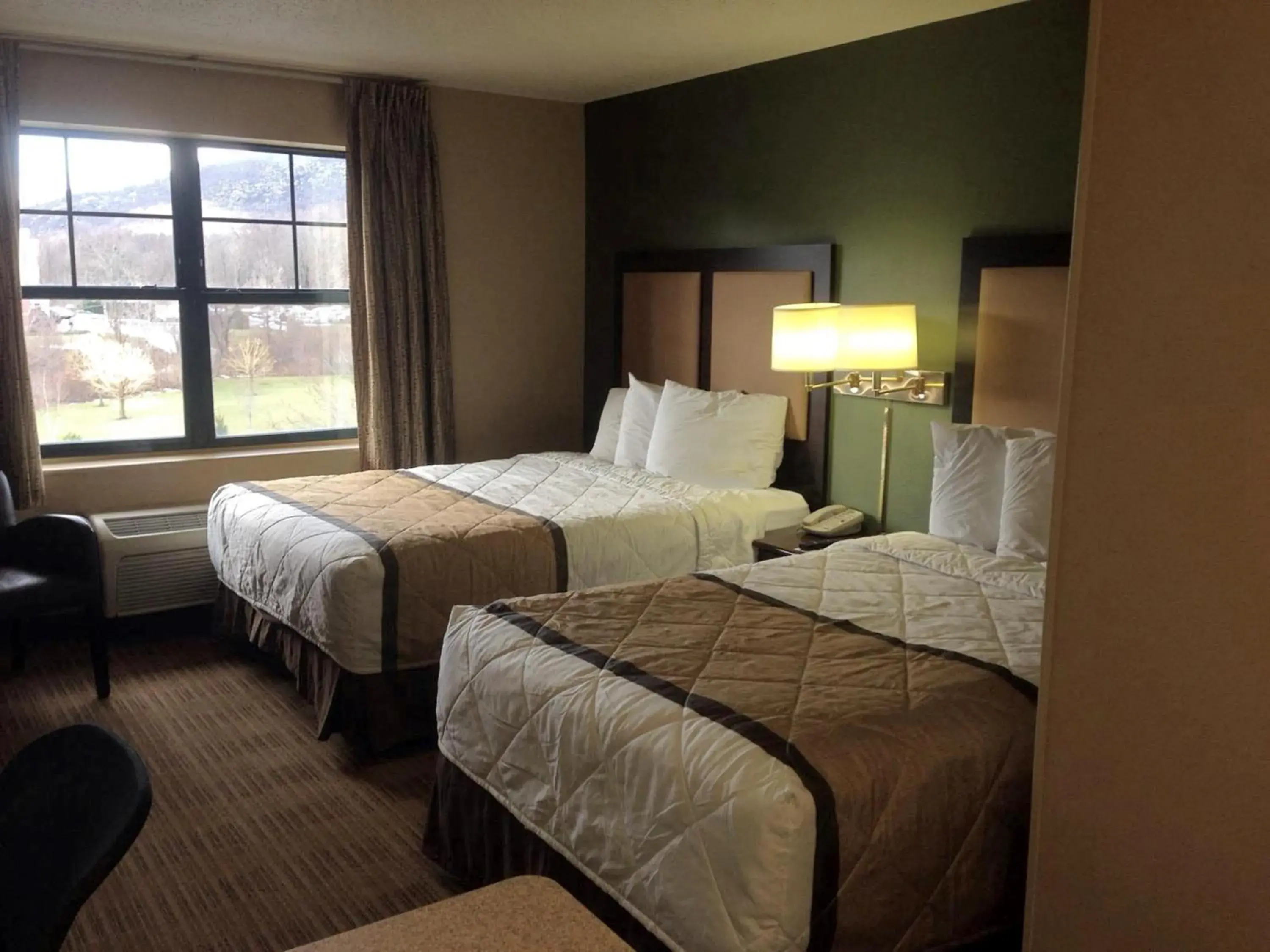 Bed in Extended Stay America Suites - Washington, DC - Landover