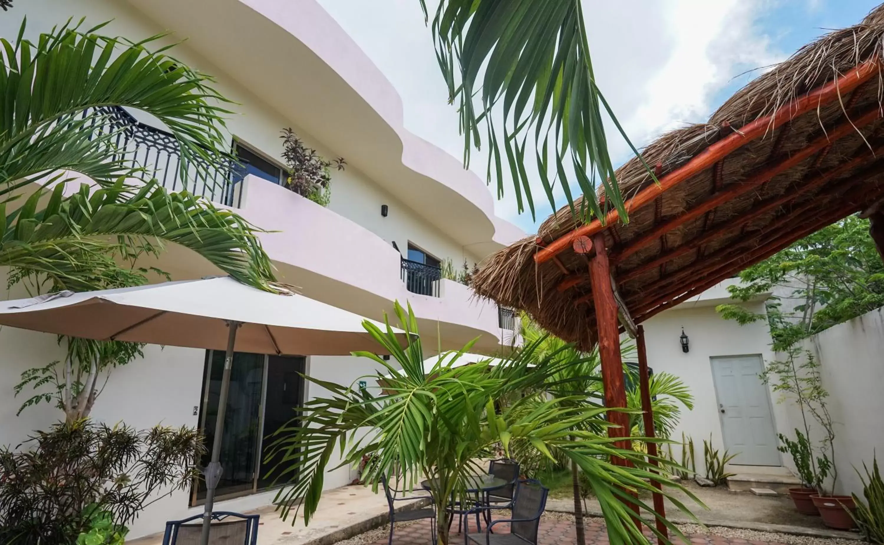 Patio in hotel stella maris tulum