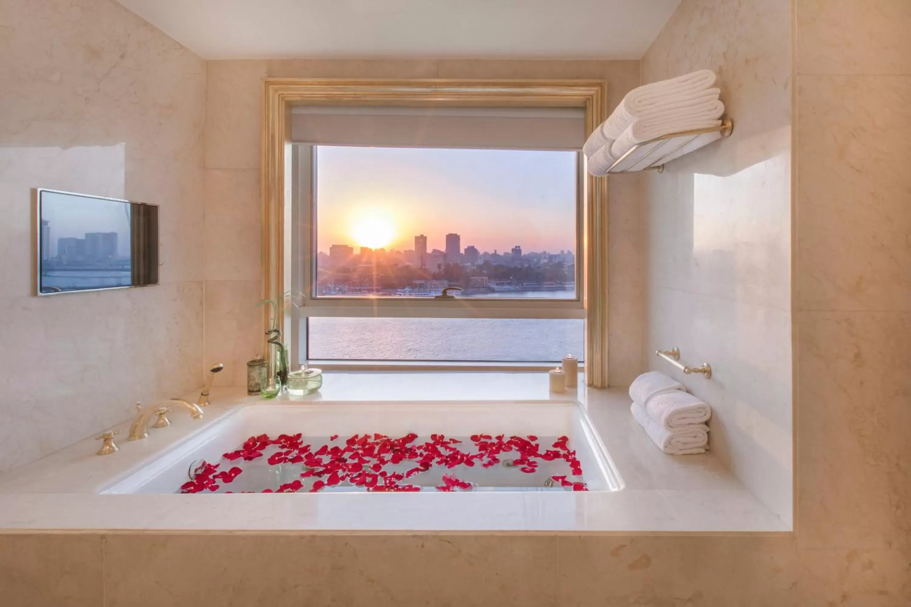 Bathroom in Kempinski Nile Hotel, Cairo