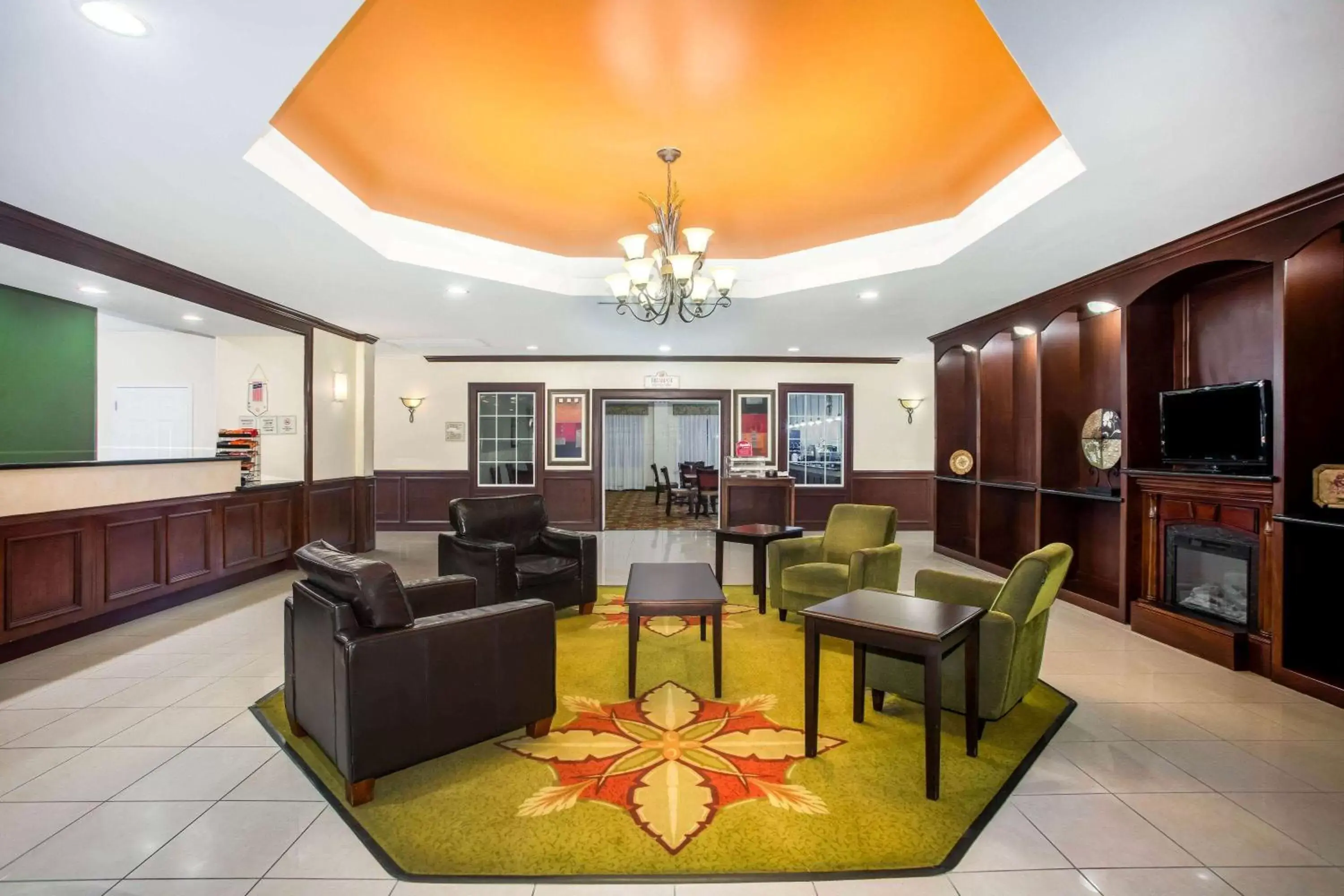 Lobby or reception, Seating Area in La Quinta by Wyndham Columbus TX