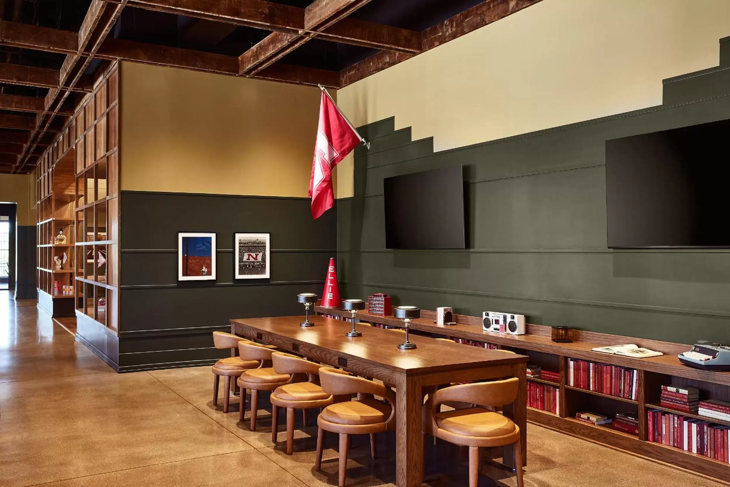 Dining area in The Scarlet, Lincoln, a Tribute Portfolio Hotel