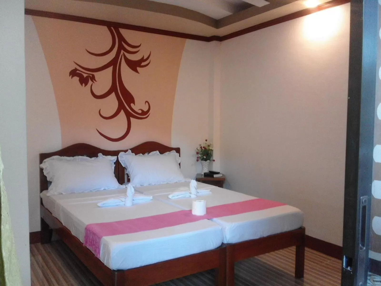 Photo of the whole room, Bed in Vali-Joe Travel Lodge