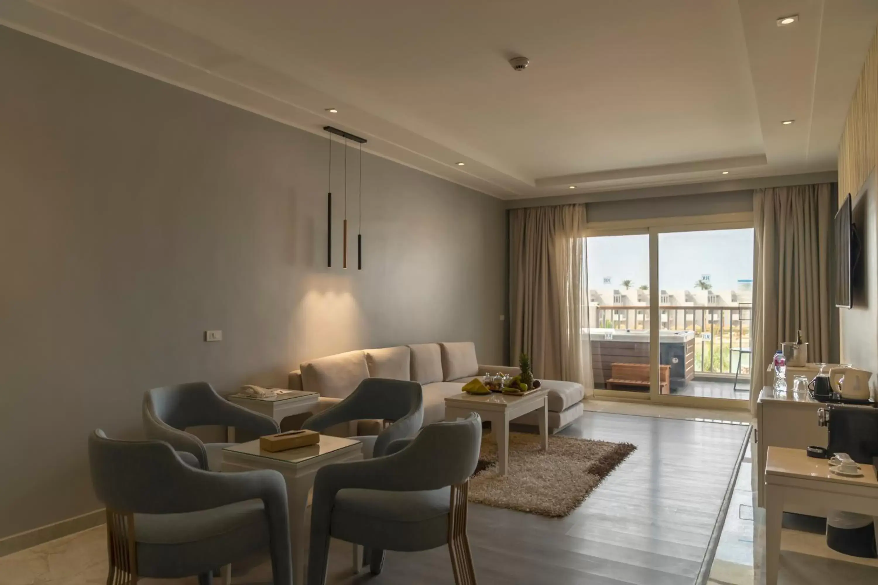 Executive Jacuzzi Suite - Posh Club in Sunrise Crystal Bay Resort -Grand Select Executive Jacuzzi Suite - Posh Club in Sunrise Crystal Bay Resort -Grand Select