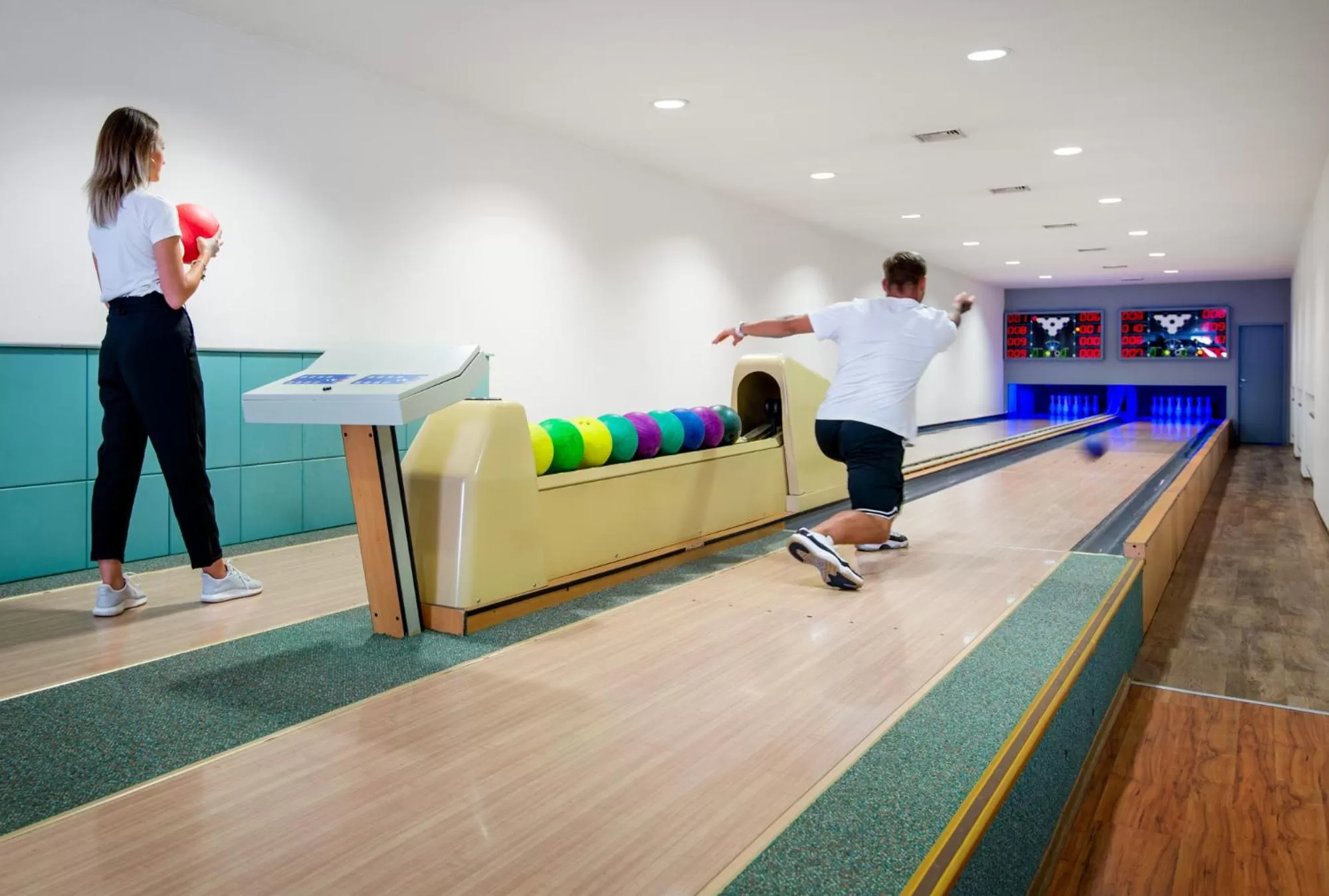 Bowling in Hotel Bon