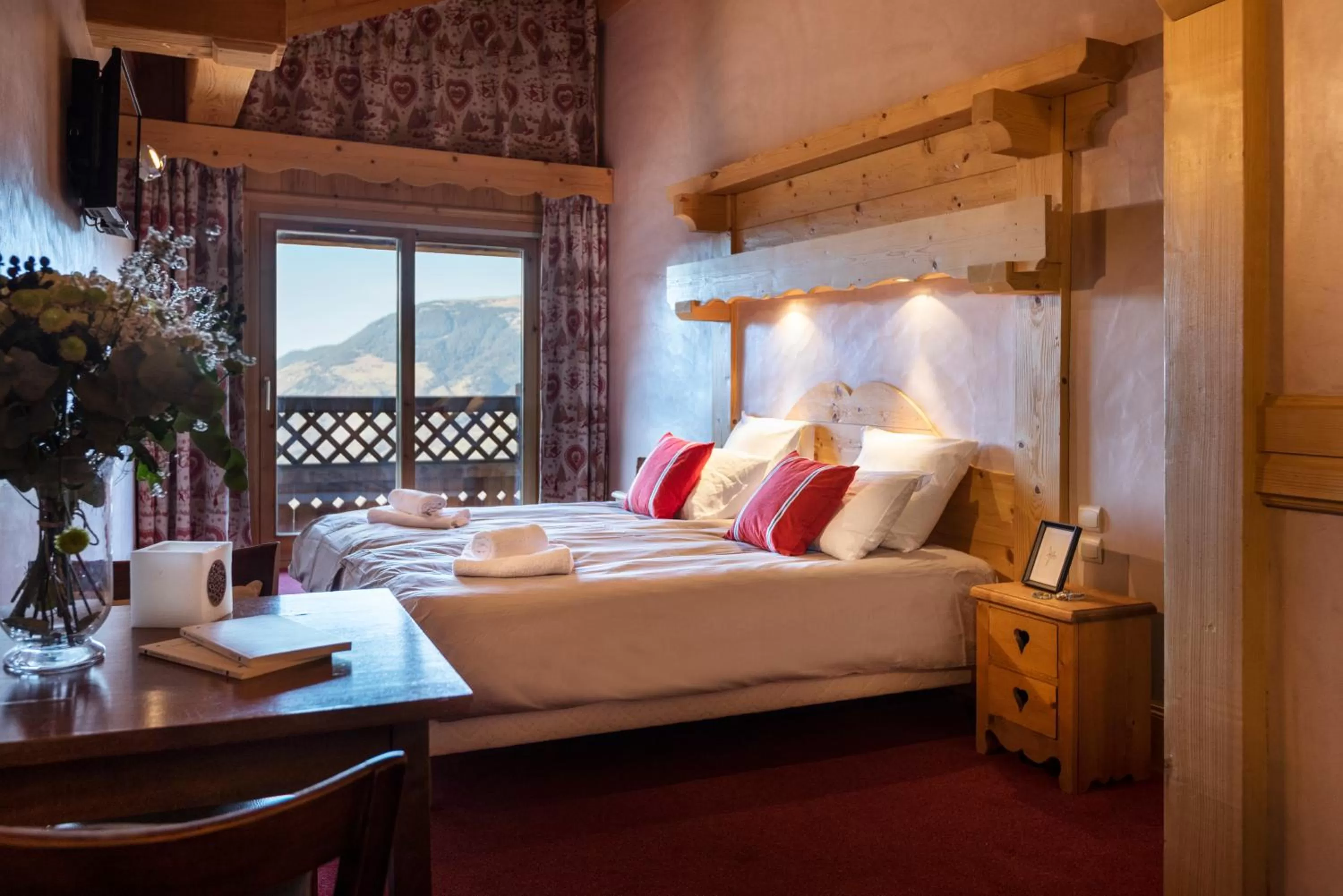 Photo of the whole room, Bed in TERRESENS - LES CASCADES