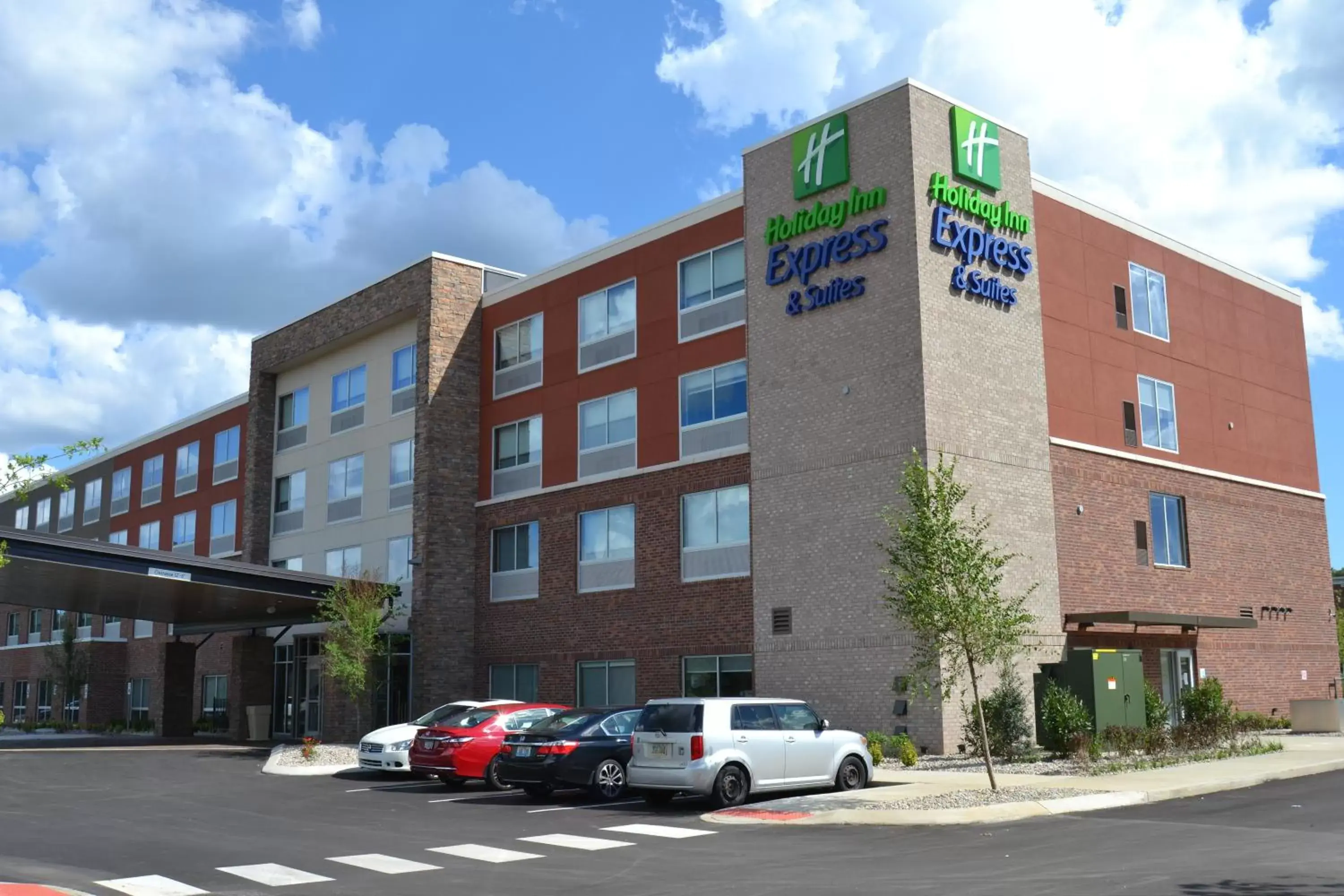 Property Building in Holiday Inn Express & Suites Goodlettsville N - Nashville, an IHG Hotel