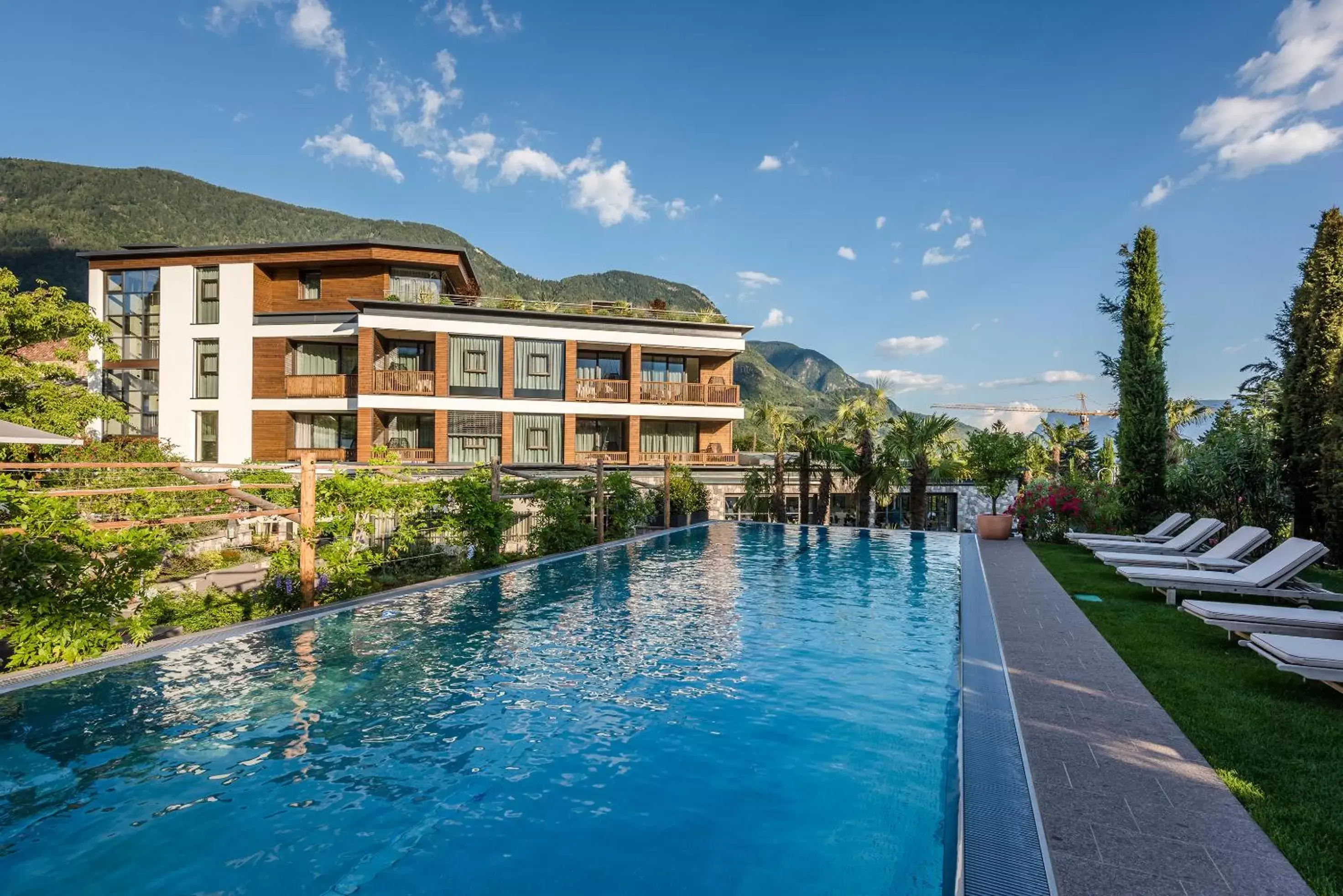 Patio, Swimming Pool in Hotel Ansitz Plantitscherhof