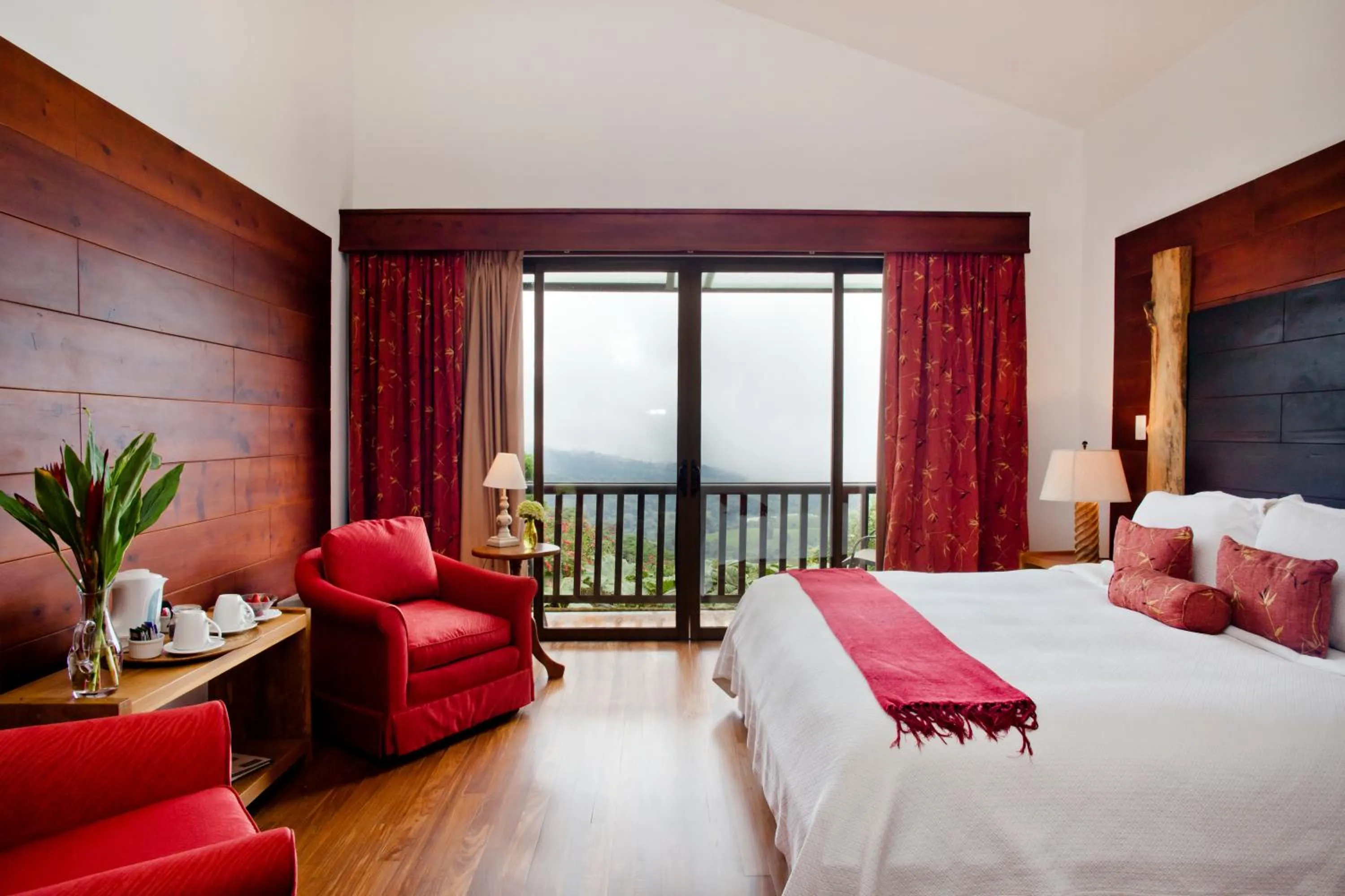 Bedroom, Bed in Poas Volcano Lodge