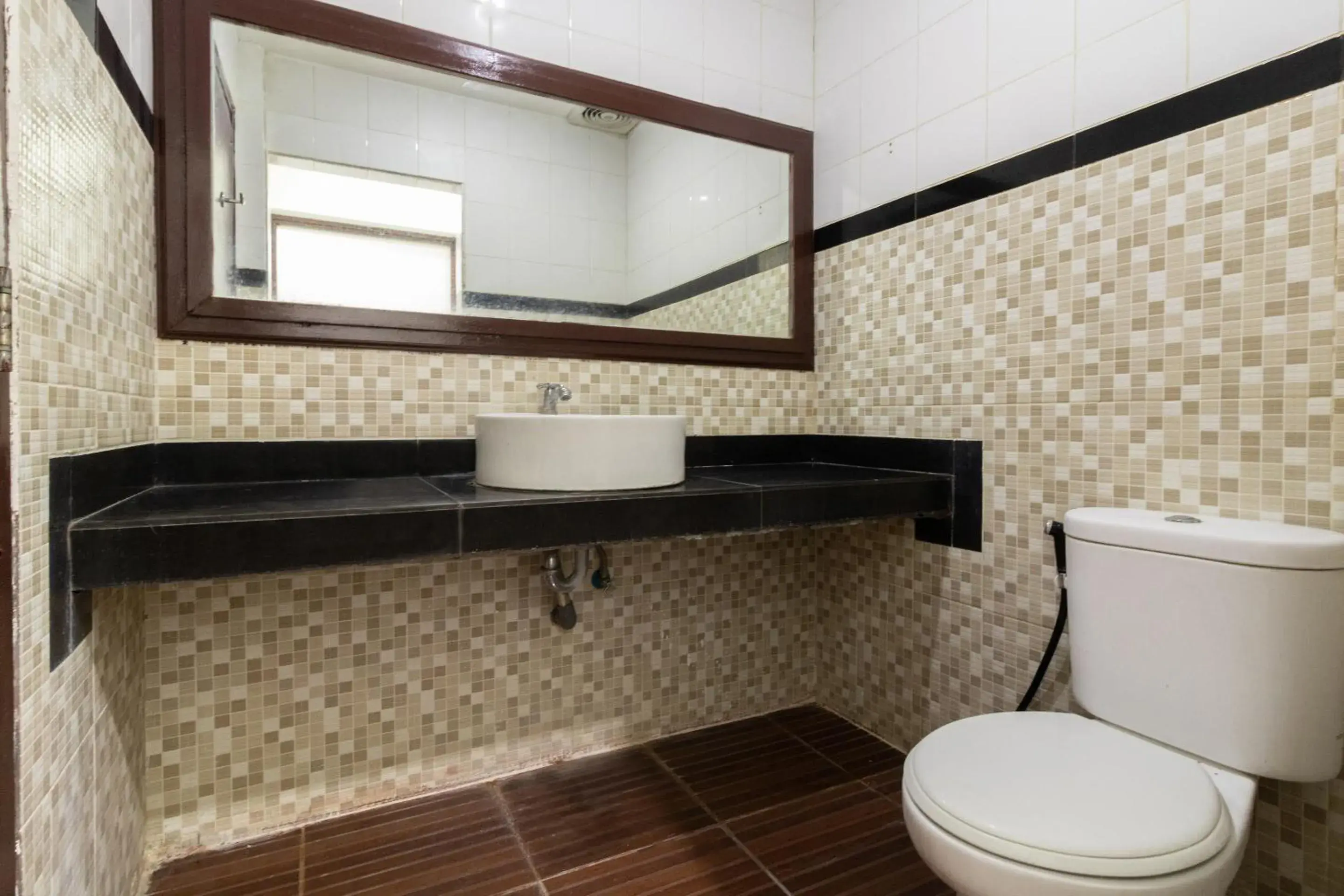 Bathroom in SUPER OYO Flagship 2688 Guntur Hotel