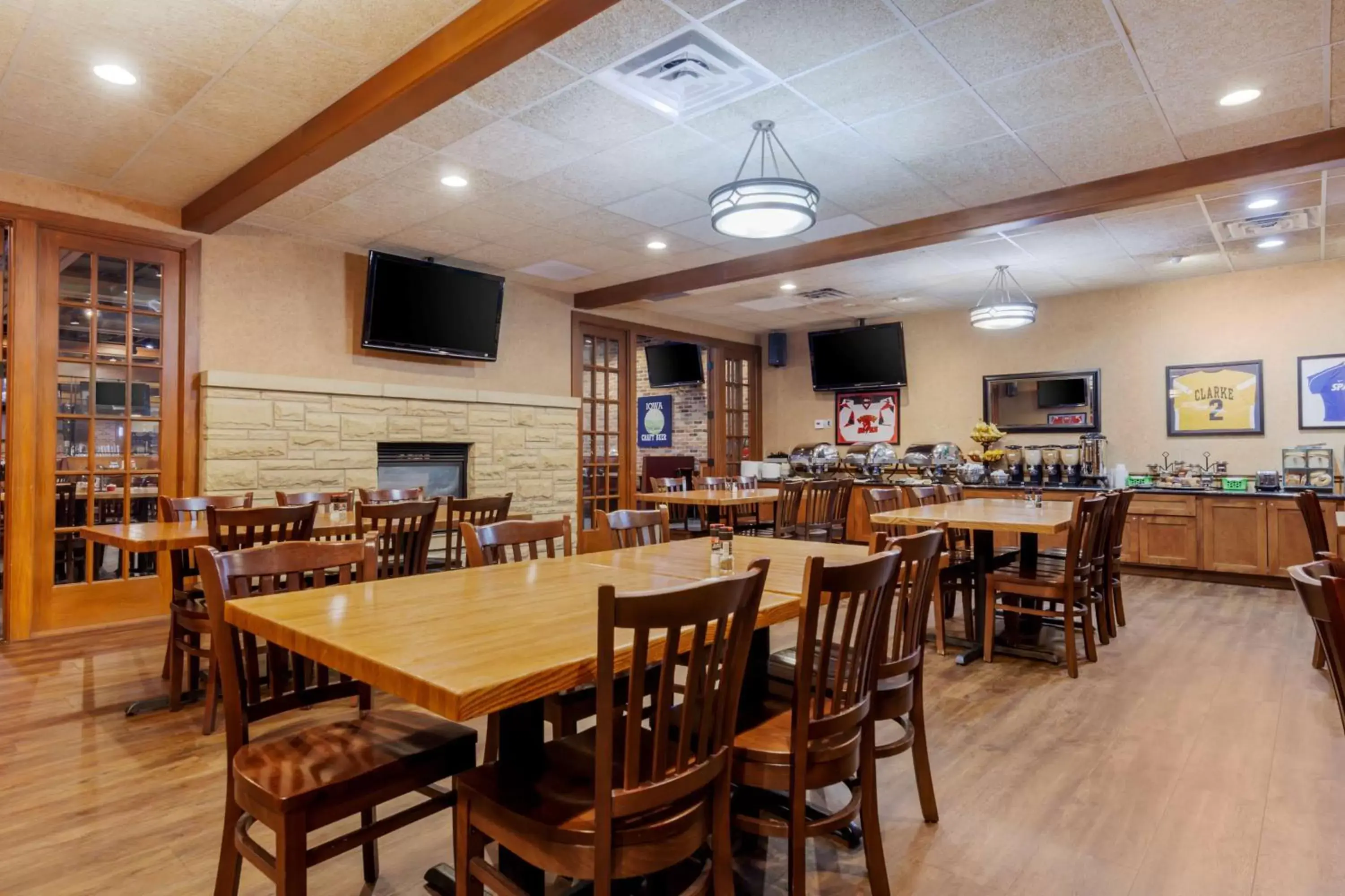 Breakfast, Restaurant/Places to Eat in Best Western Plus Dubuque Hotel and Conference Center