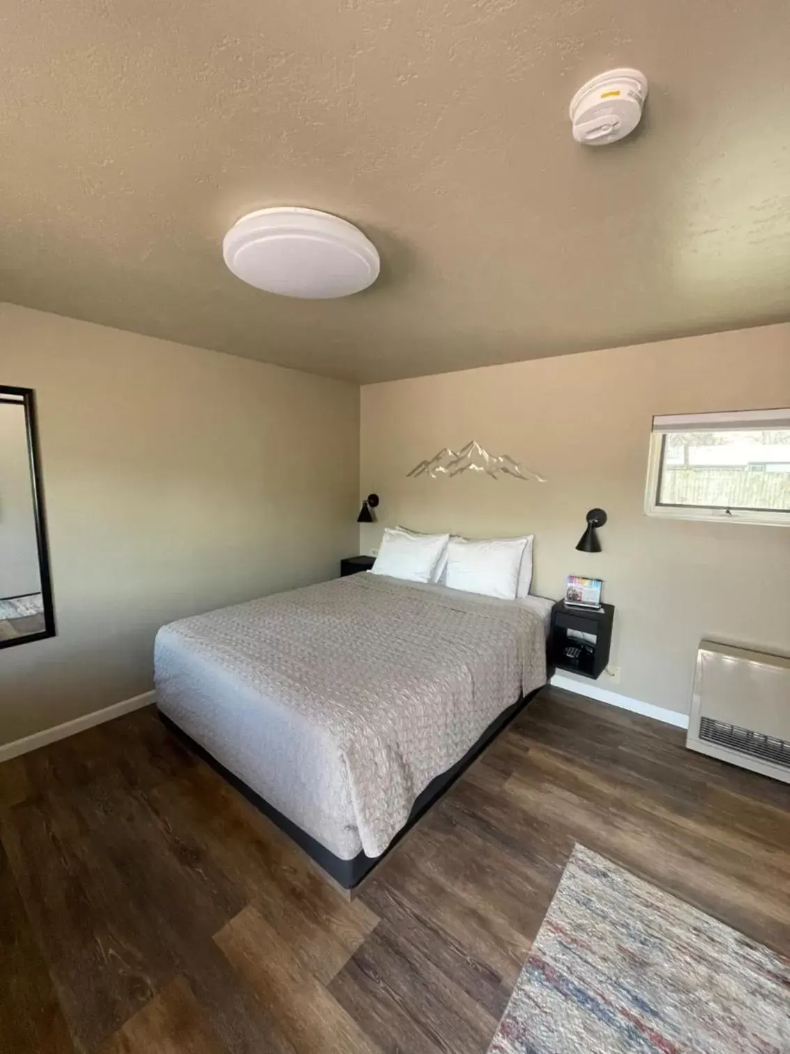 Bed in Woodland Motel Bed in Woodland Motel