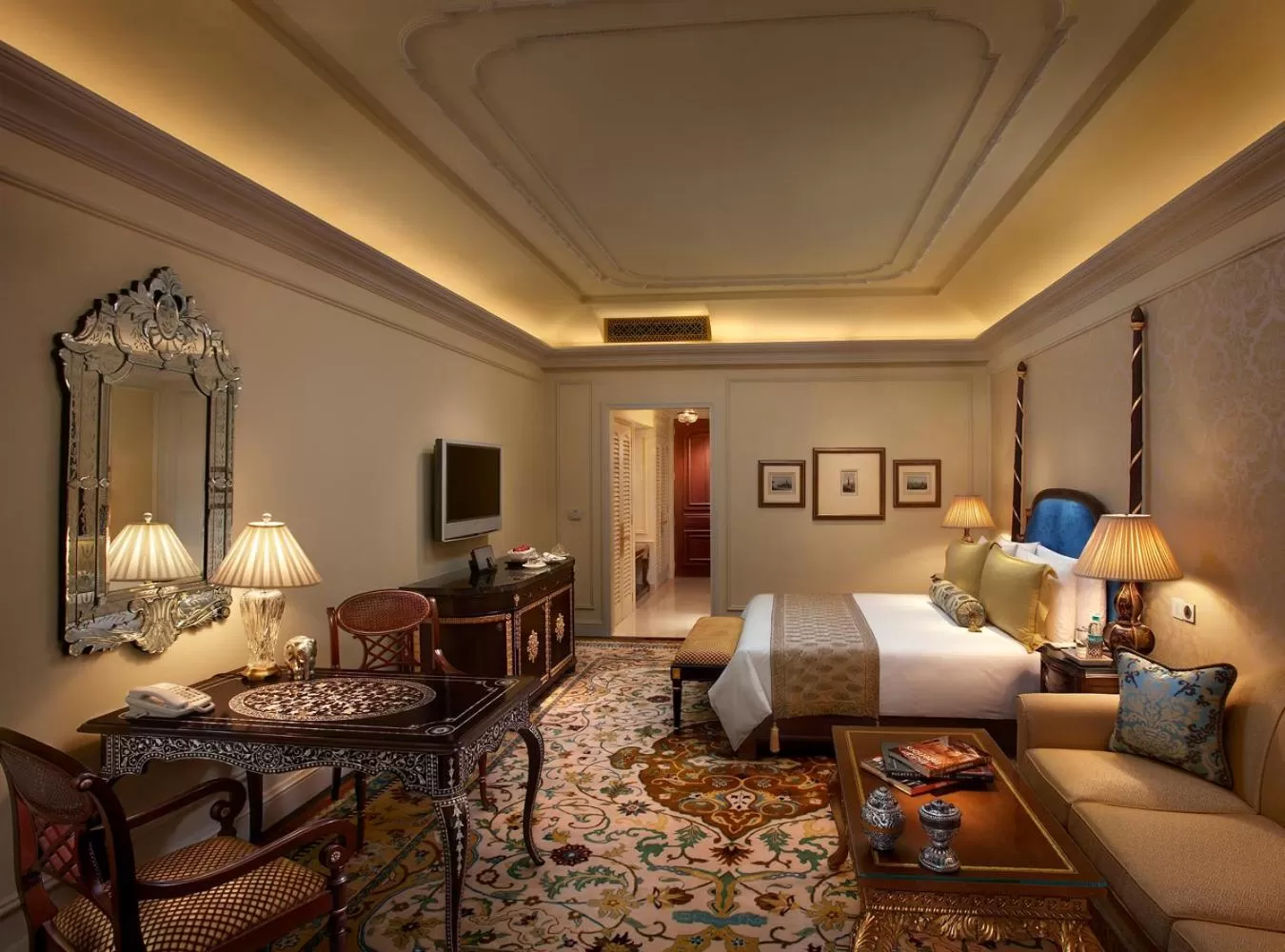 Photo of the whole room, Bed in The Leela Palace New Delhi