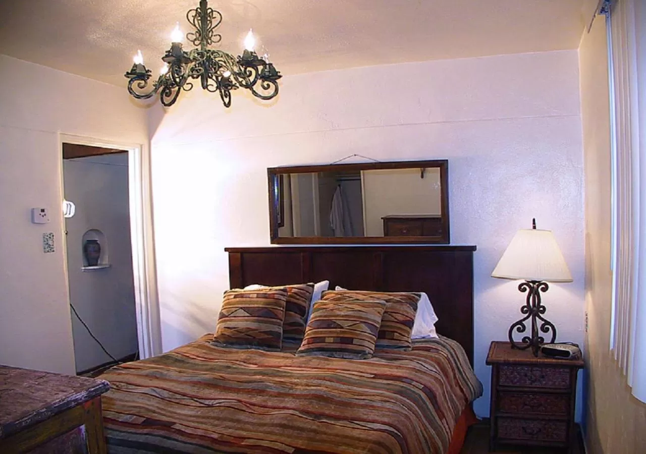 Bedroom, Bed in Casas de Suenos Old Town Historic Inn, an Ascend Collection Hotel