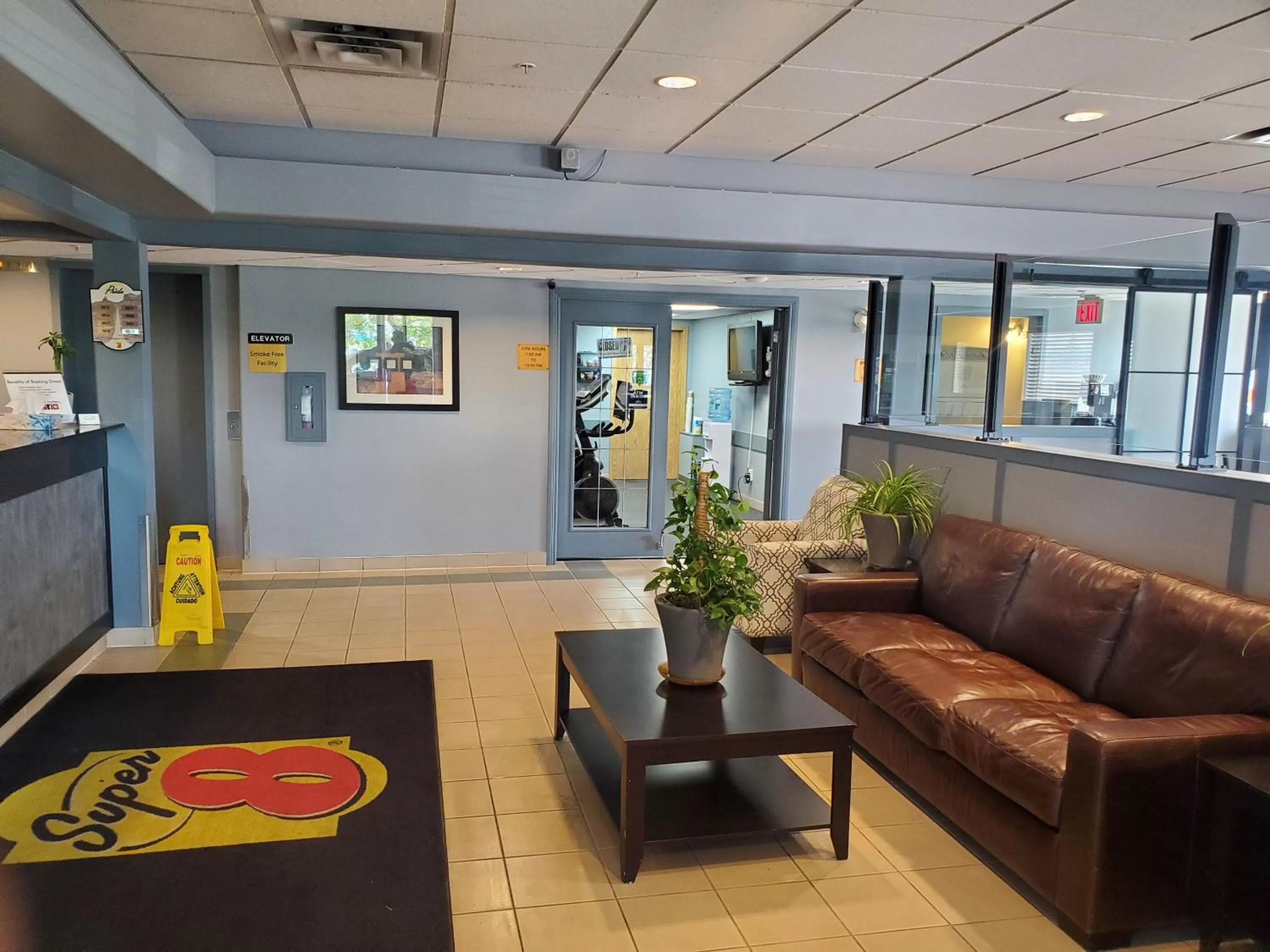 Lobby or reception in Super 8 by Wyndham Edmonton International Airport