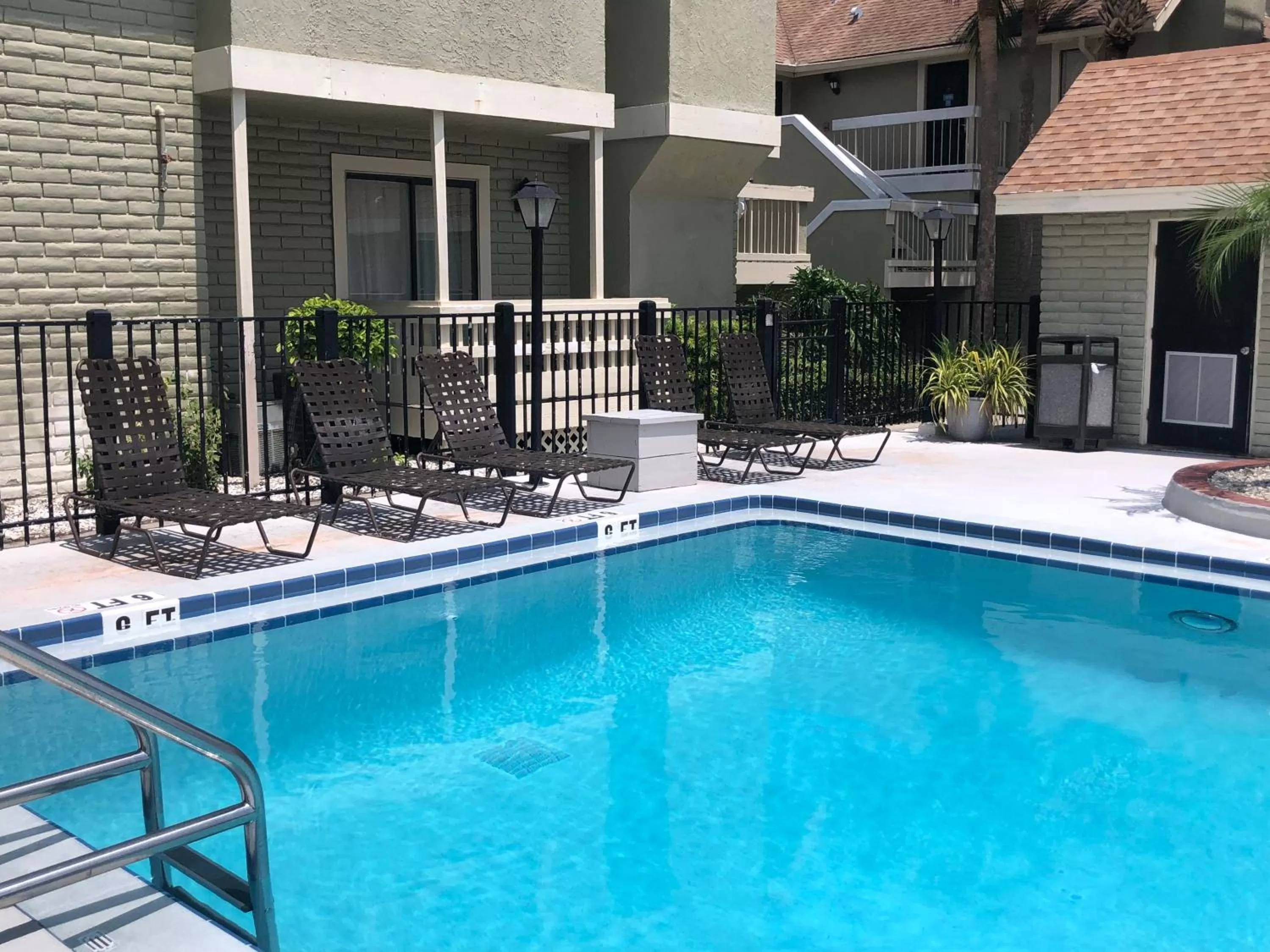 Swimming pool in Chase Suite Hotel Rocky Point Tampa