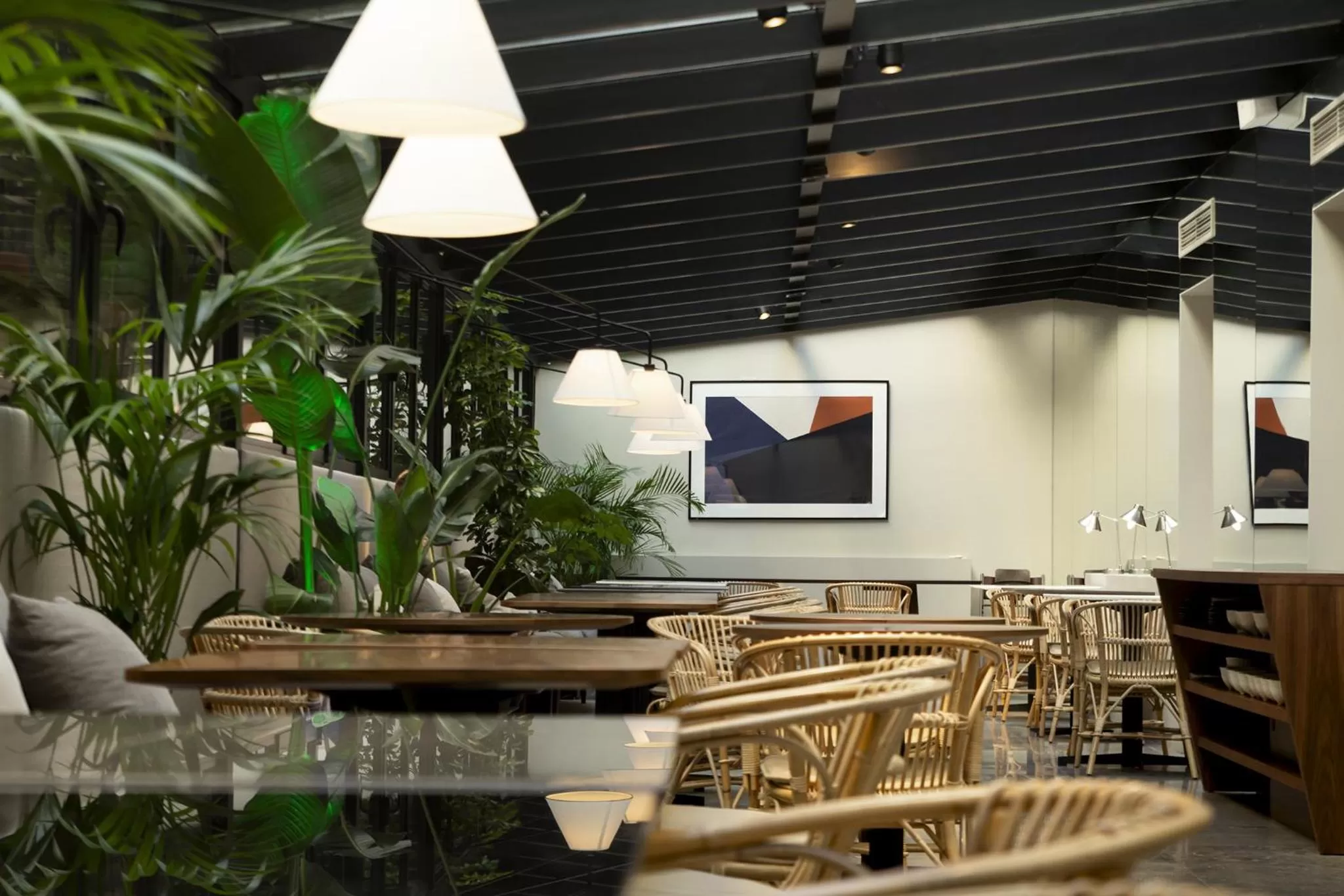 Restaurant/places to eat in ICON Embassy