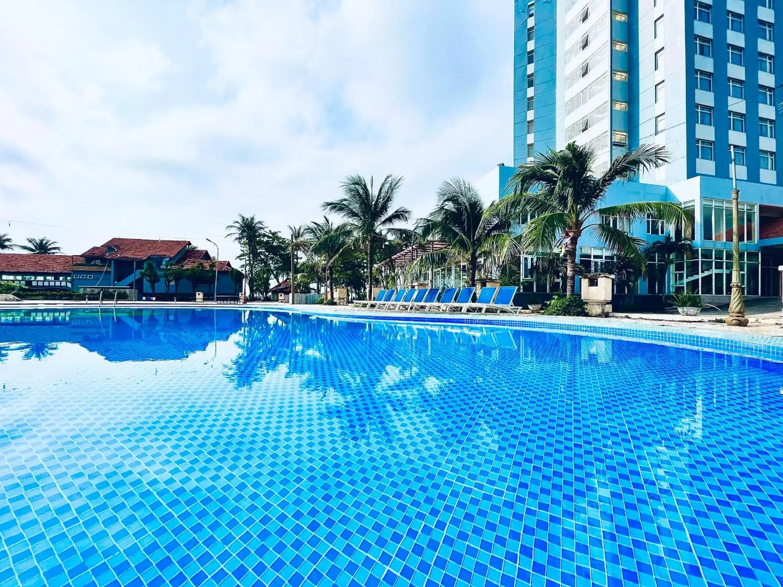 Property building, Swimming Pool in Saigon Phu Yen Hotel