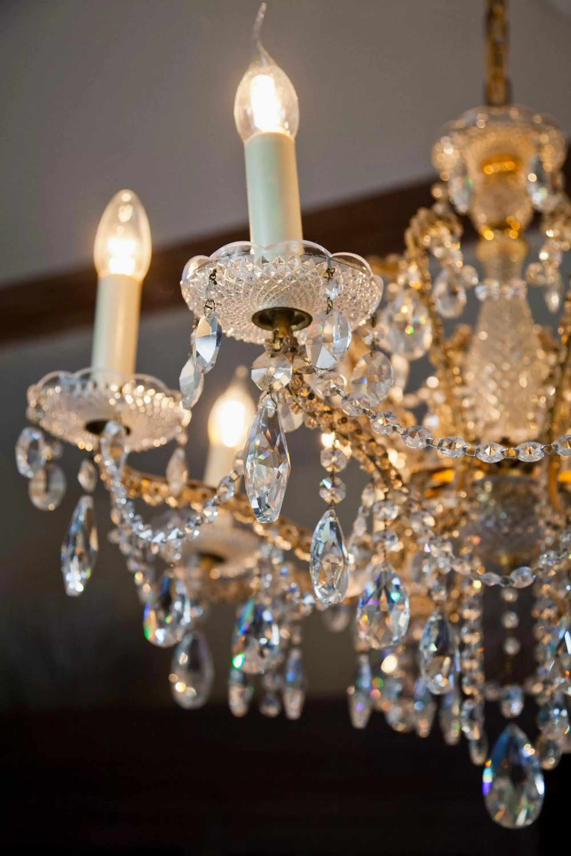 Decorative detail in Hotel Diamonds and Pearls