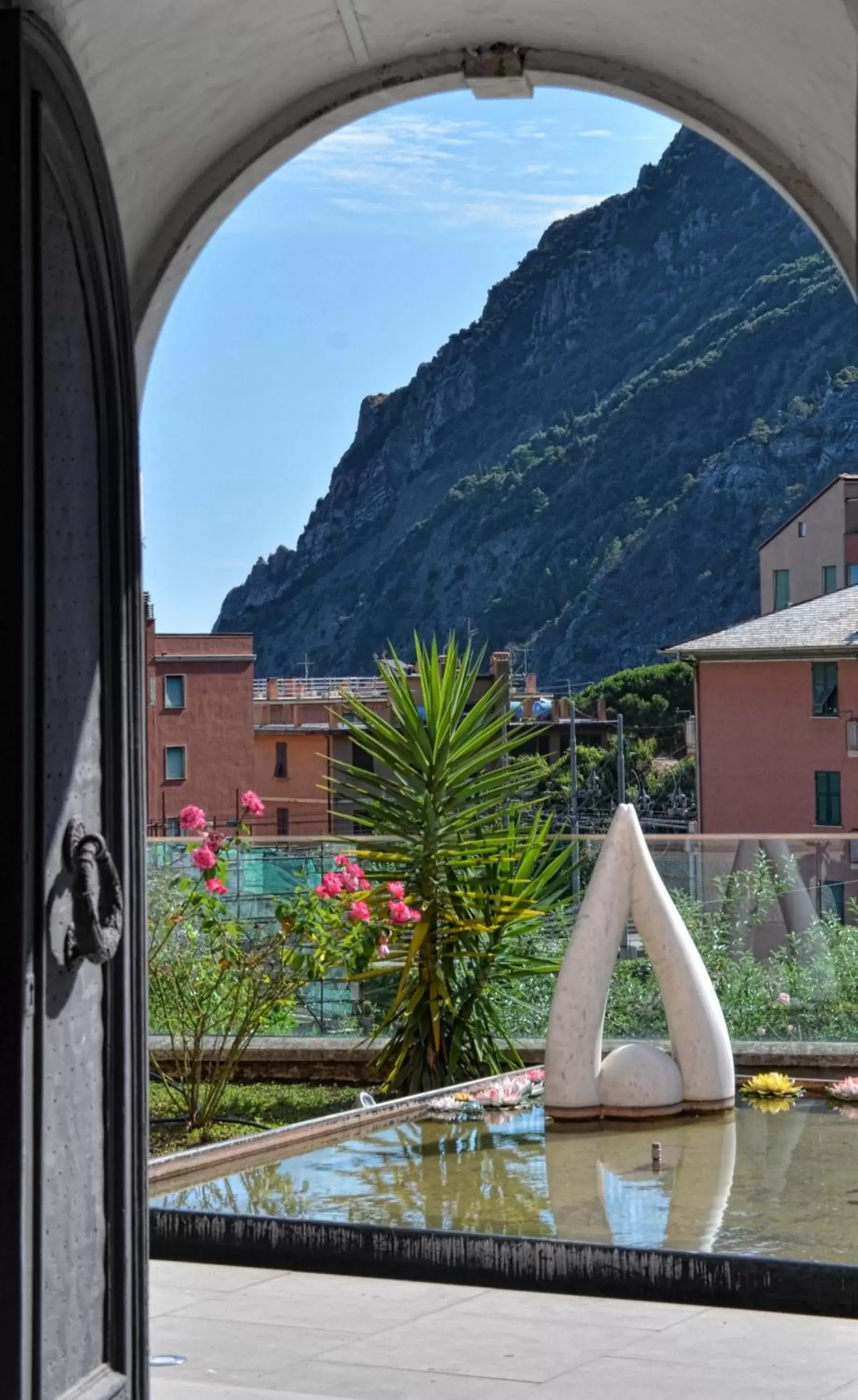 Facade/entrance, Mountain View in Villa Accini