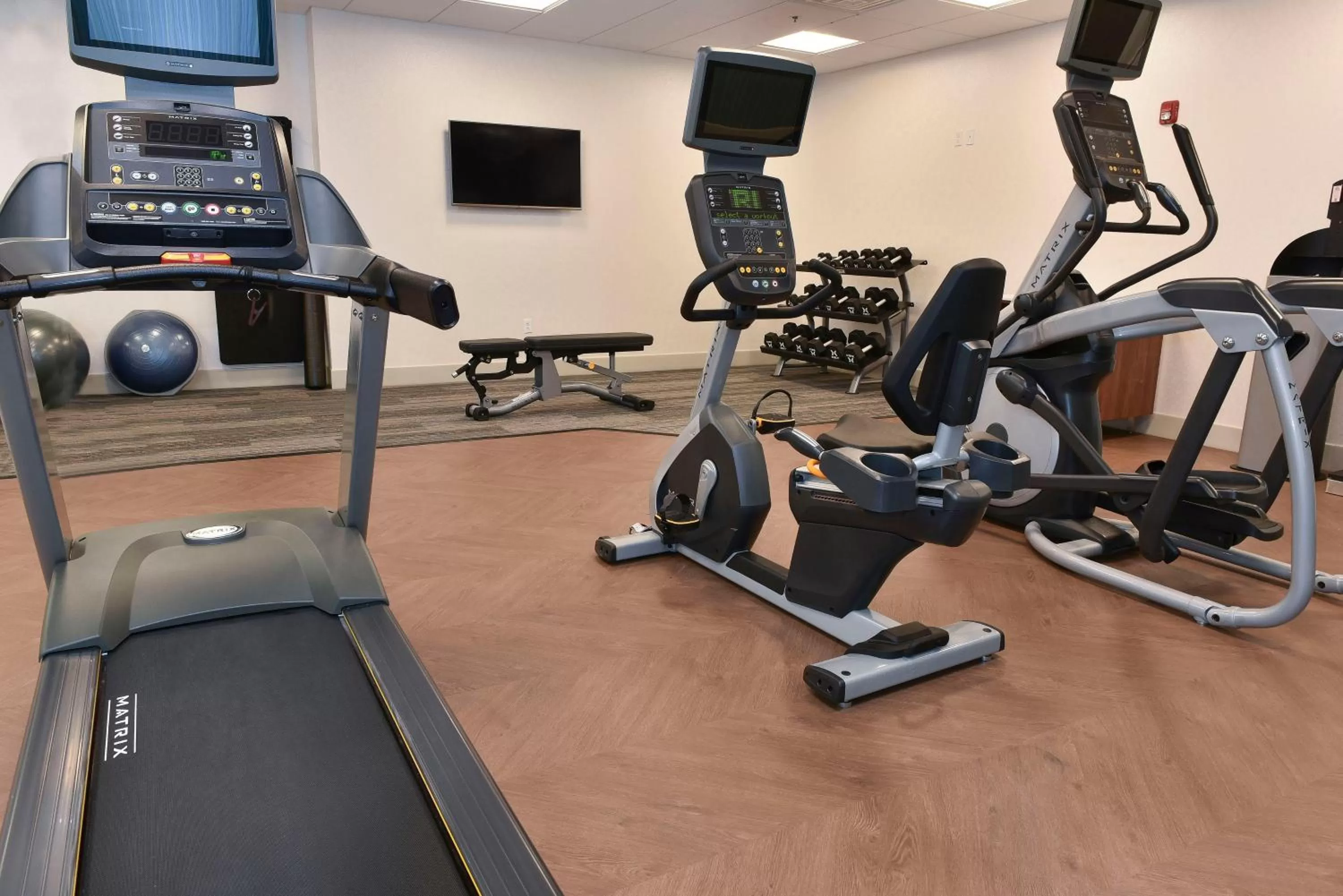 Fitness centre/facilities in Holiday Inn Express & Suites - Madisonville by IHG