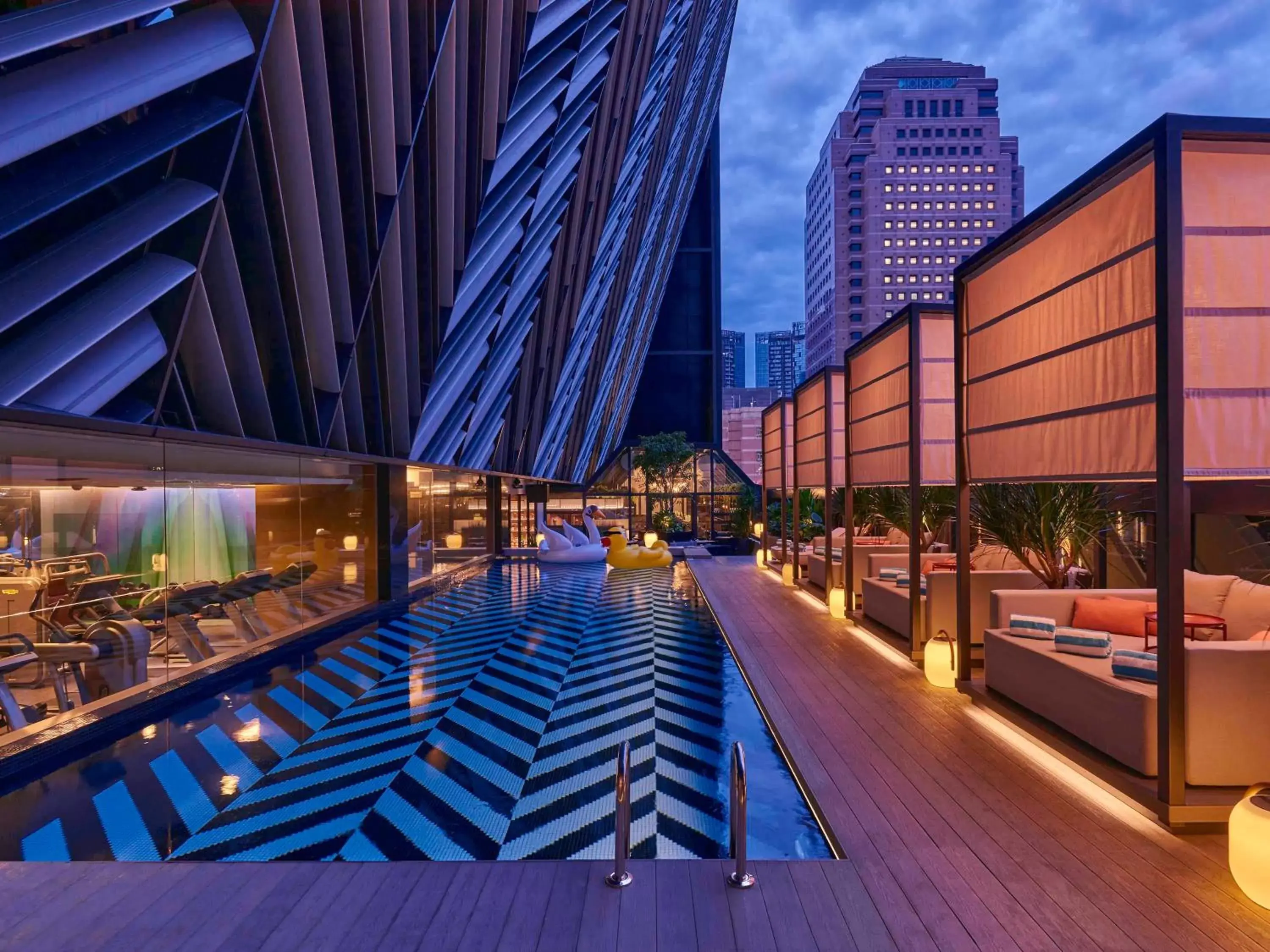 Pool view, Swimming Pool in Pullman Singapore Orchard